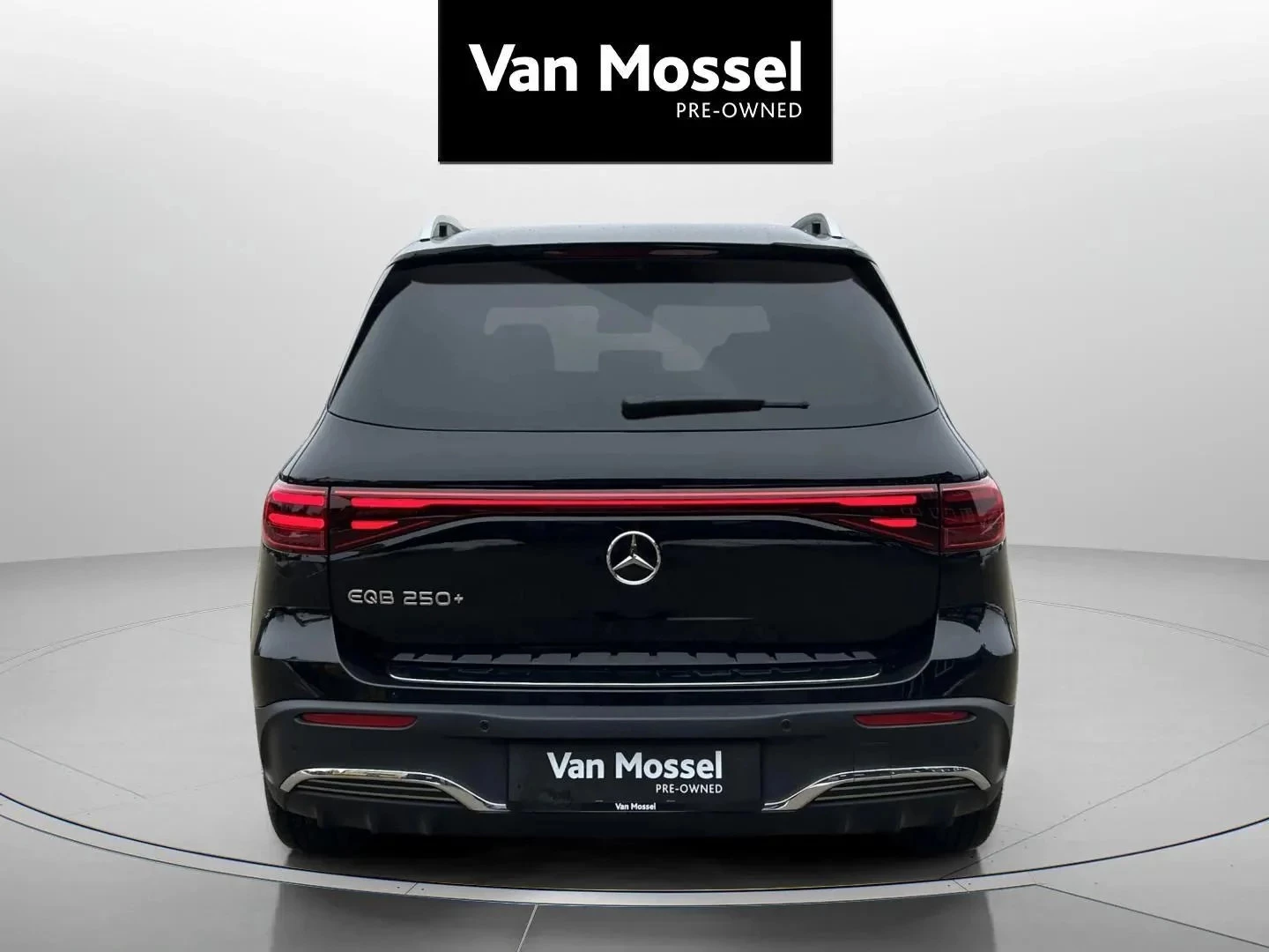 Mercedes-Benz-EQB-image-5