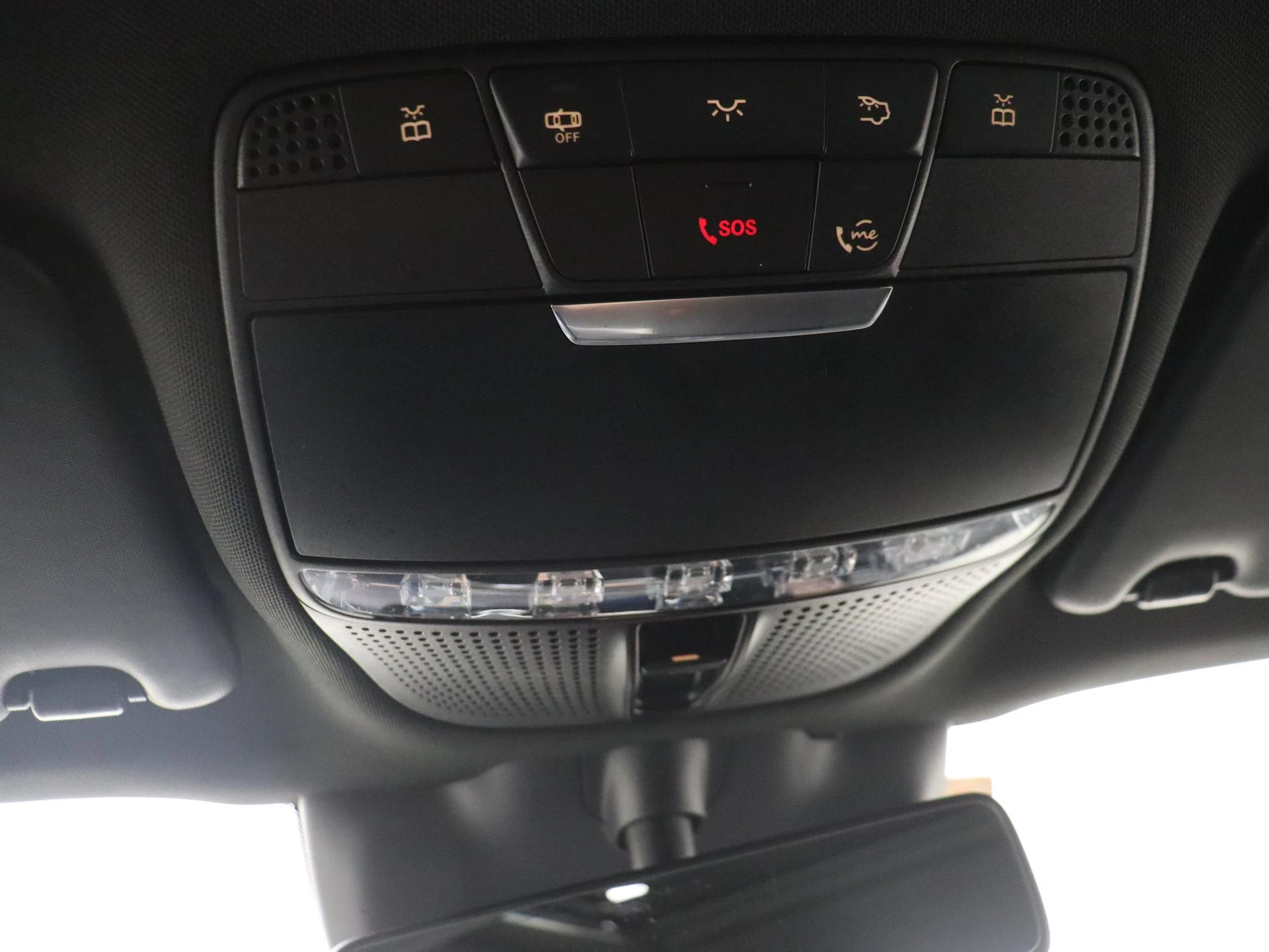 Mercedes-Benz-GLC-image-25