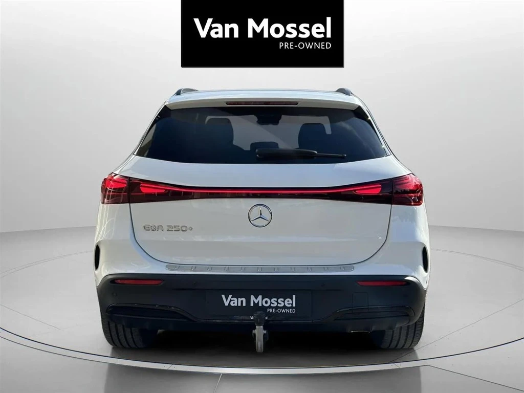 Mercedes-Benz-EQA-image-5