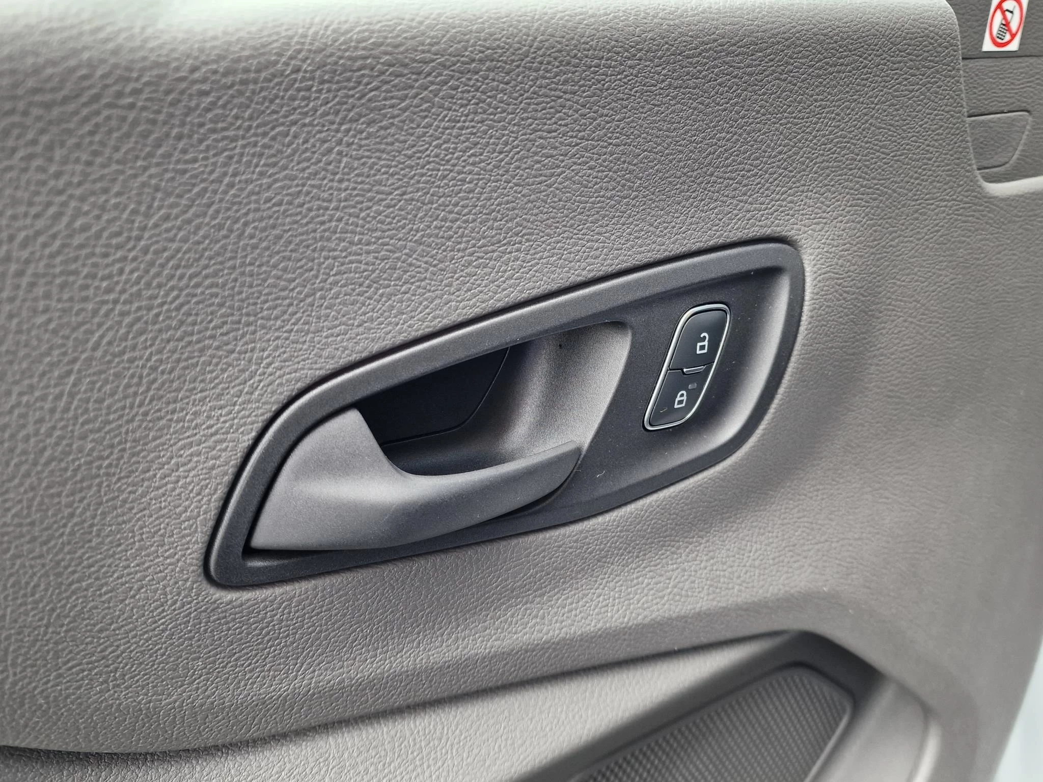 Ford-E-Transit-image-19