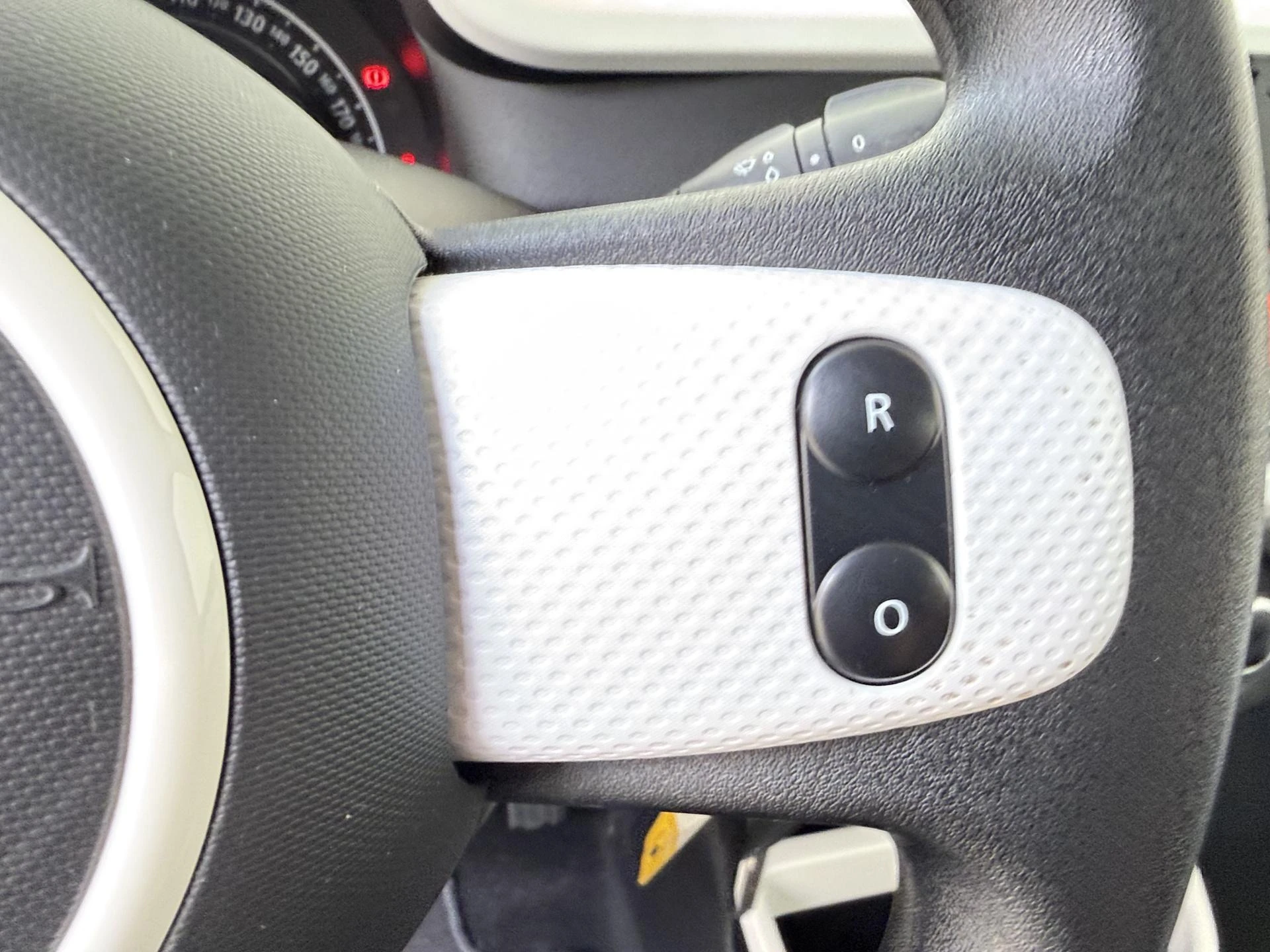 Renault-Twingo-image-12