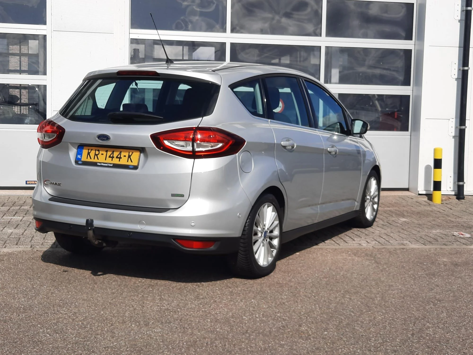Ford-C-MAX-image-3