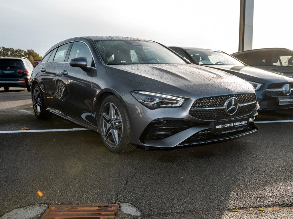 Mercedes-Benz-CLA 200-image-4