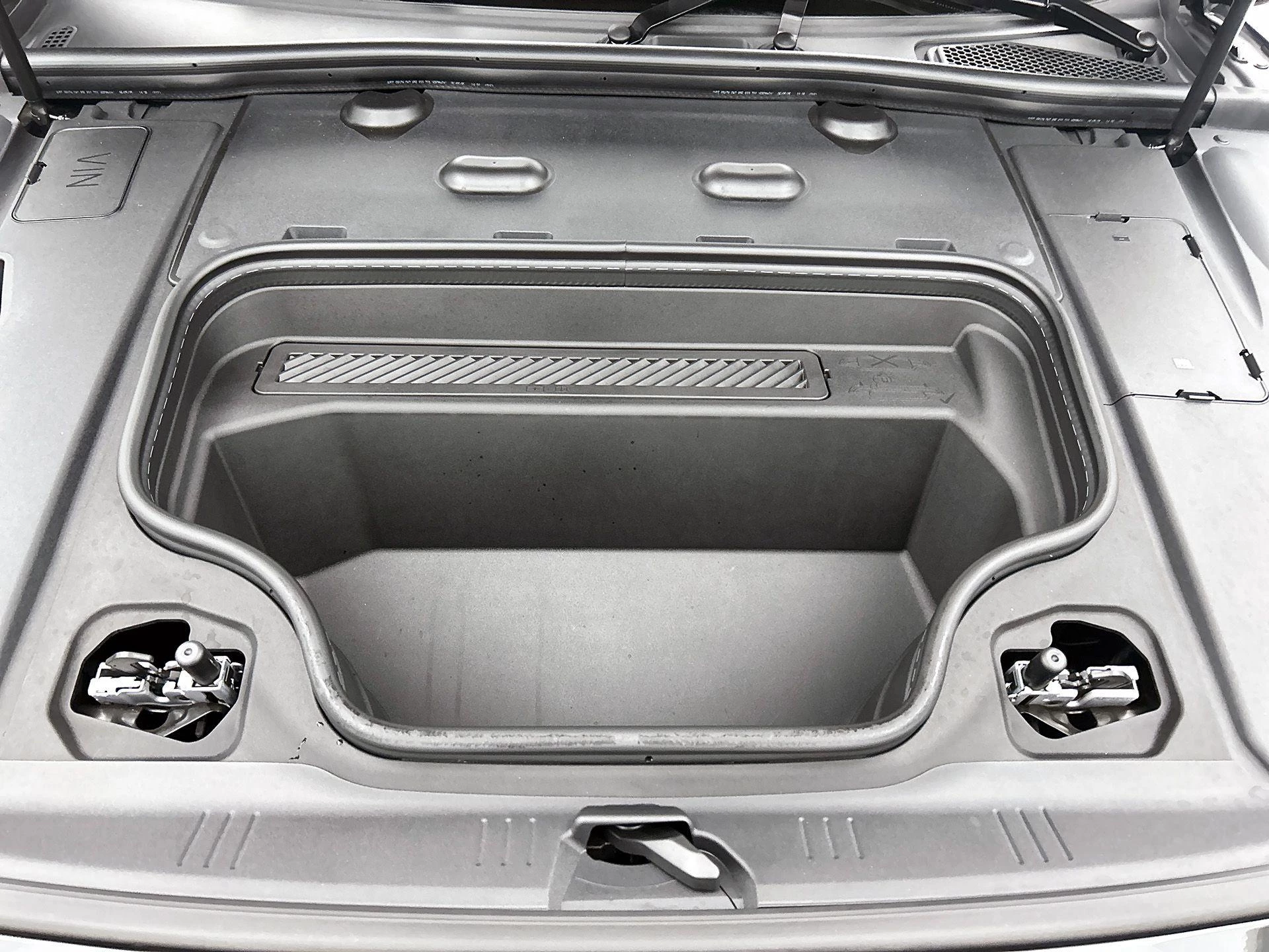 Audi-A6 Avant e-tron-image-30
