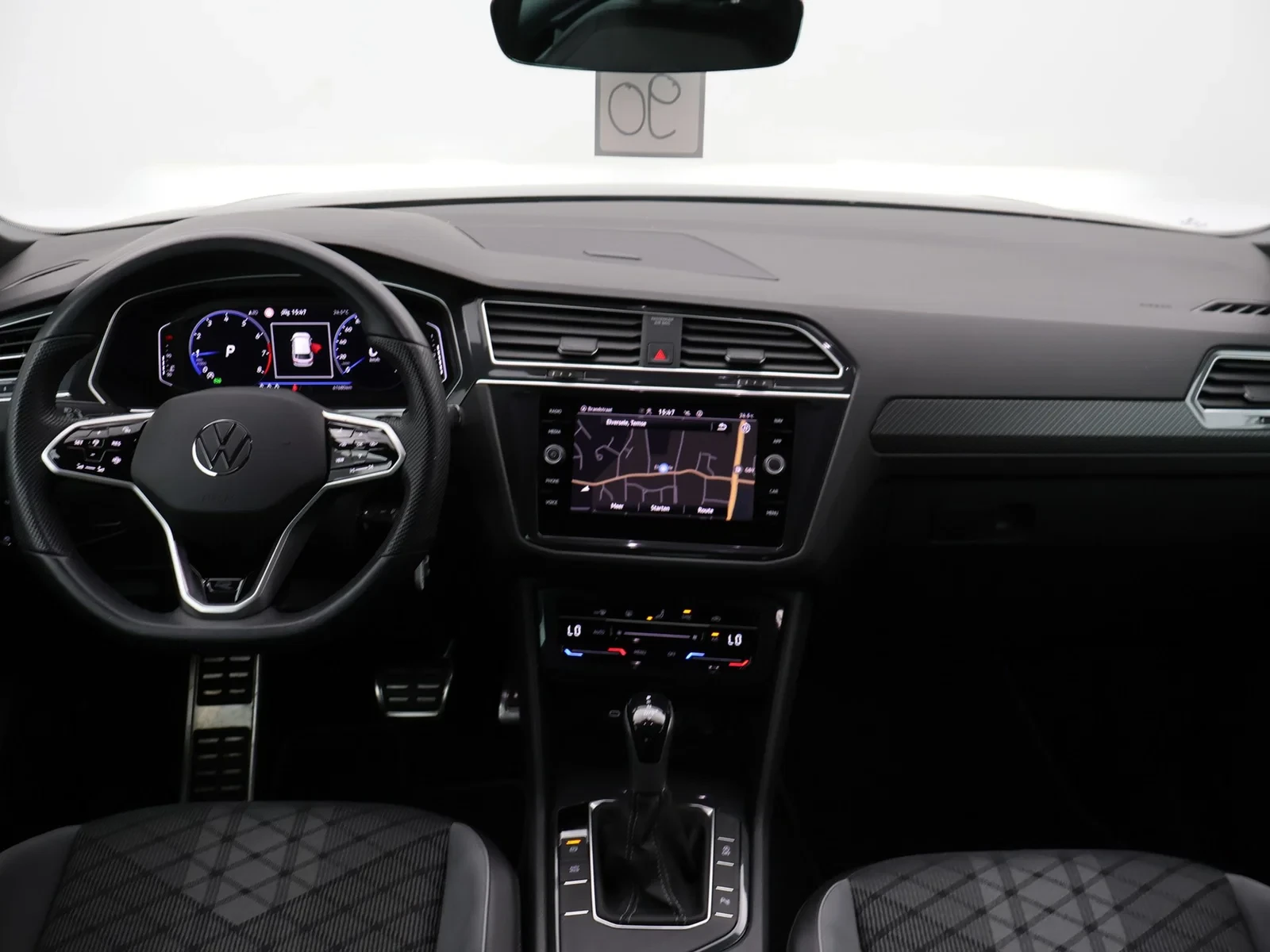 Volkswagen Tiguan Tiguan R-Line 1.5TSI 150PK *AUTOMAAT*TREKHAAK*LED*CAMERA*NAVI*VIRTUAL COCKPIT*APP-CONNECT*...*
