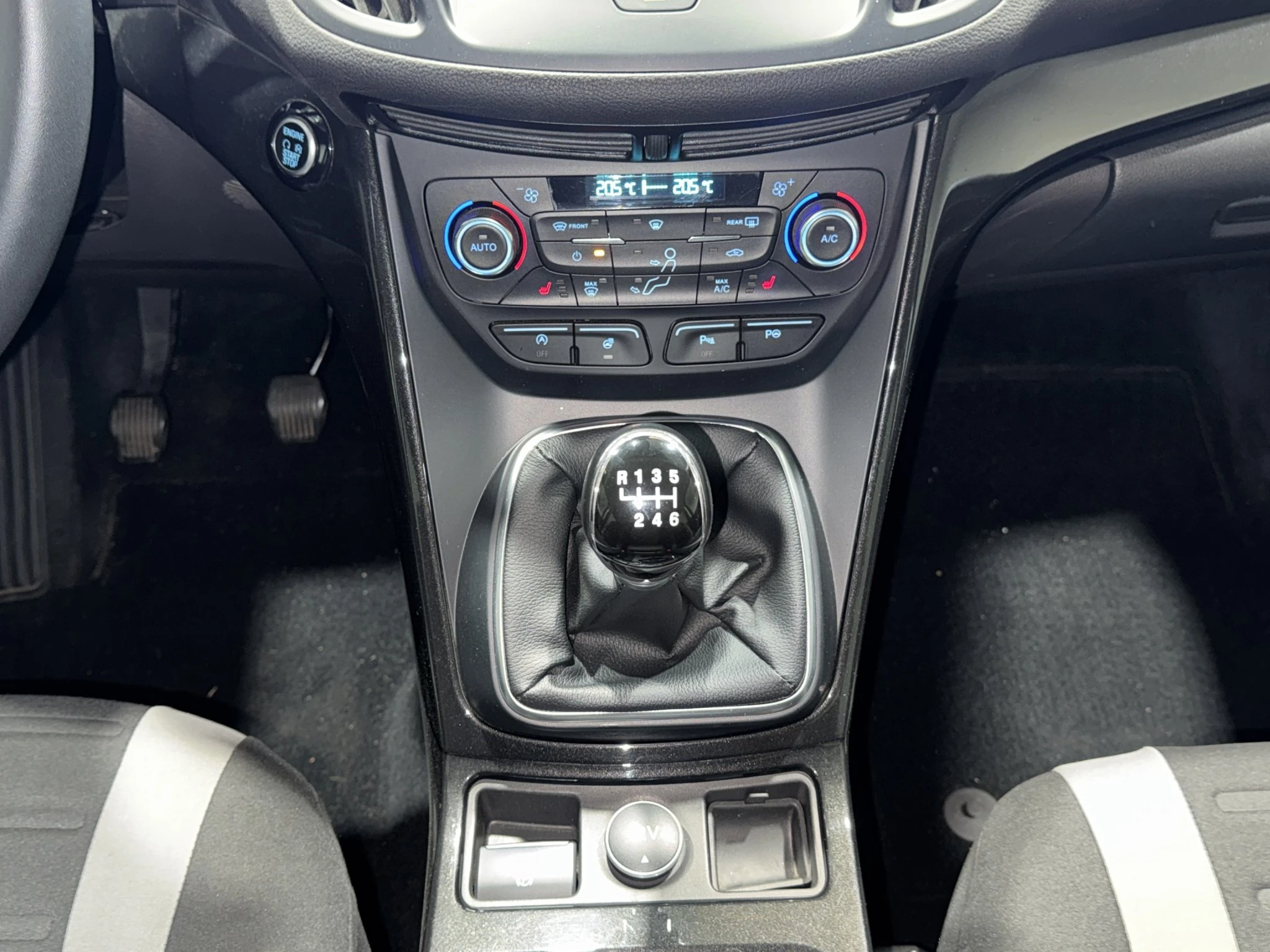 Ford-Kuga-image-13