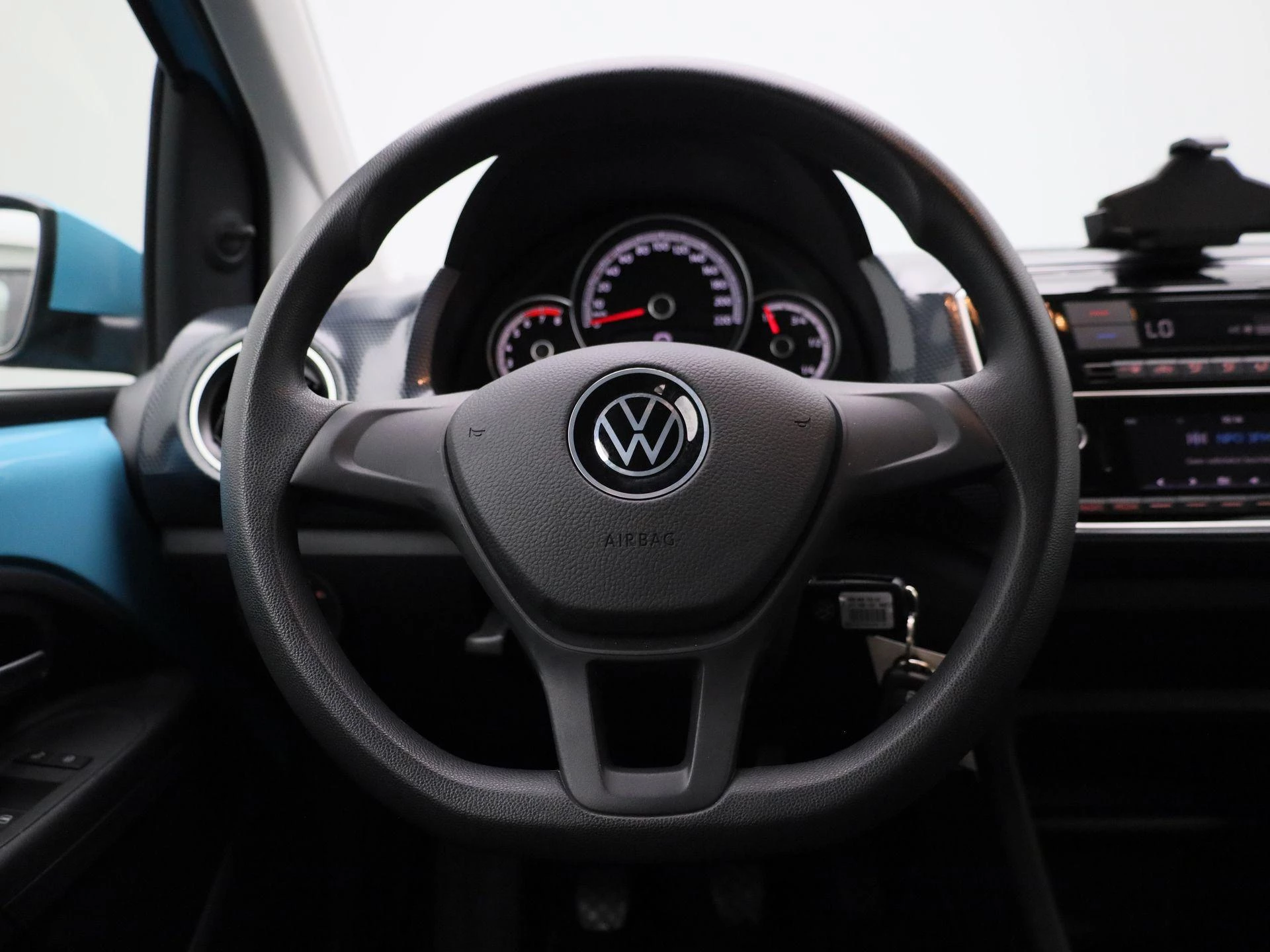 Volkswagen-up!-image-6