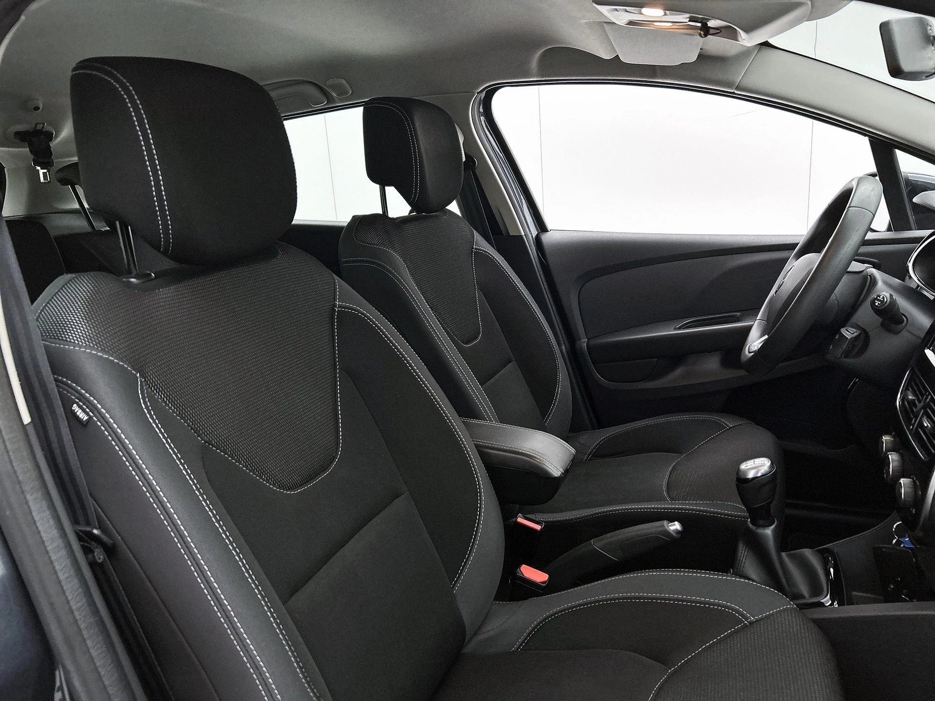 Renault-Clio-image-30
