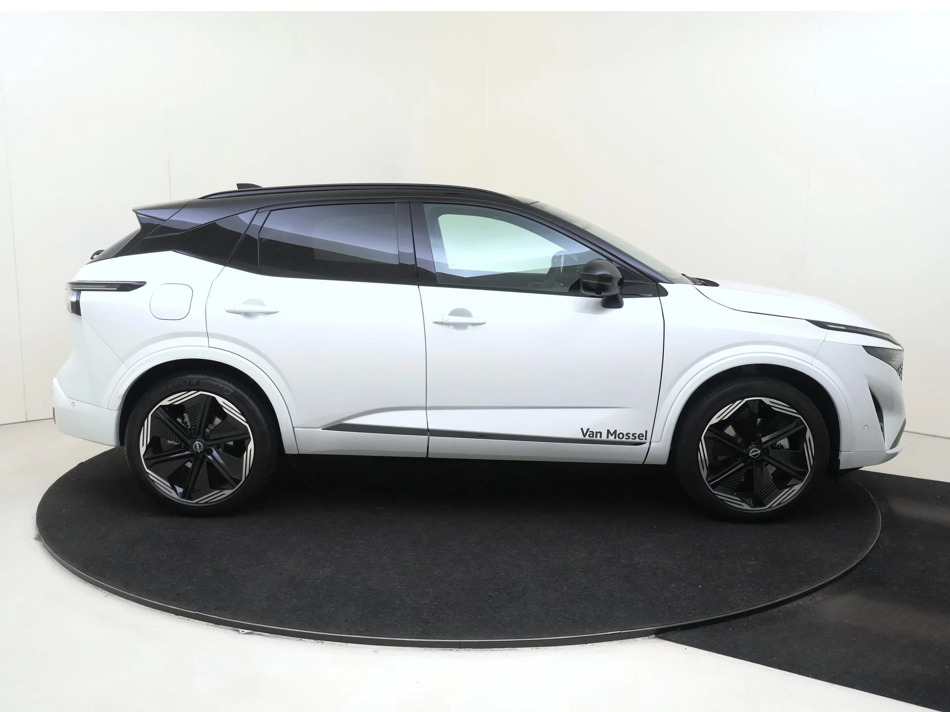 Nissan-QASHQAI-image-8