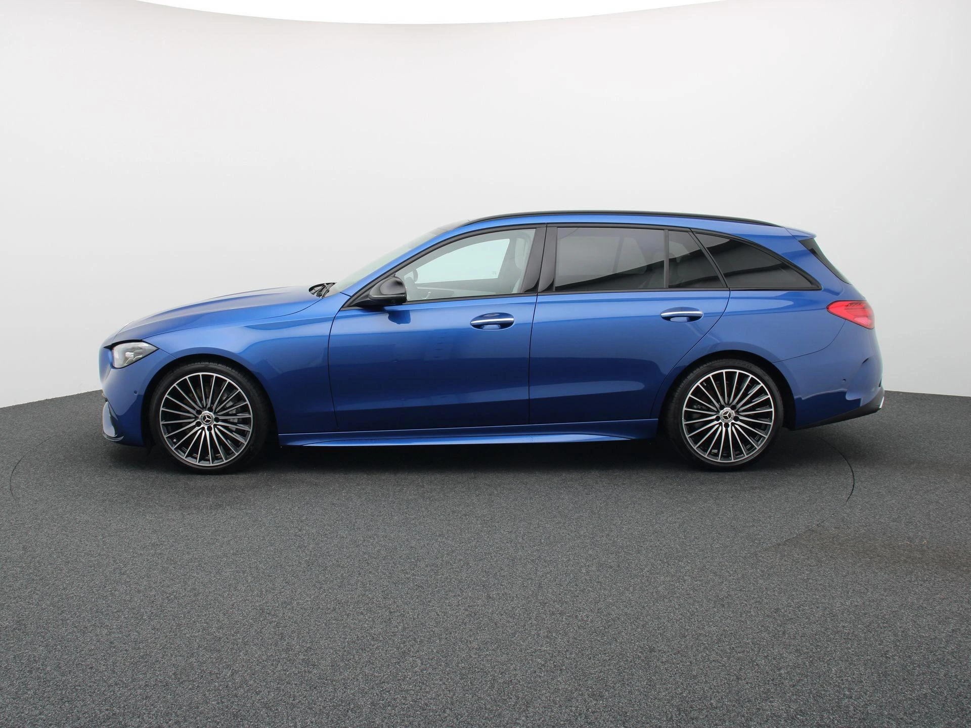 Mercedes-Benz-C-Klasse-image-3