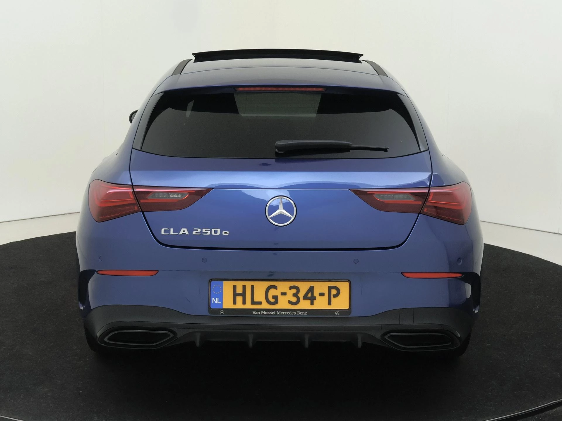 Mercedes-Benz-CLA-image-6