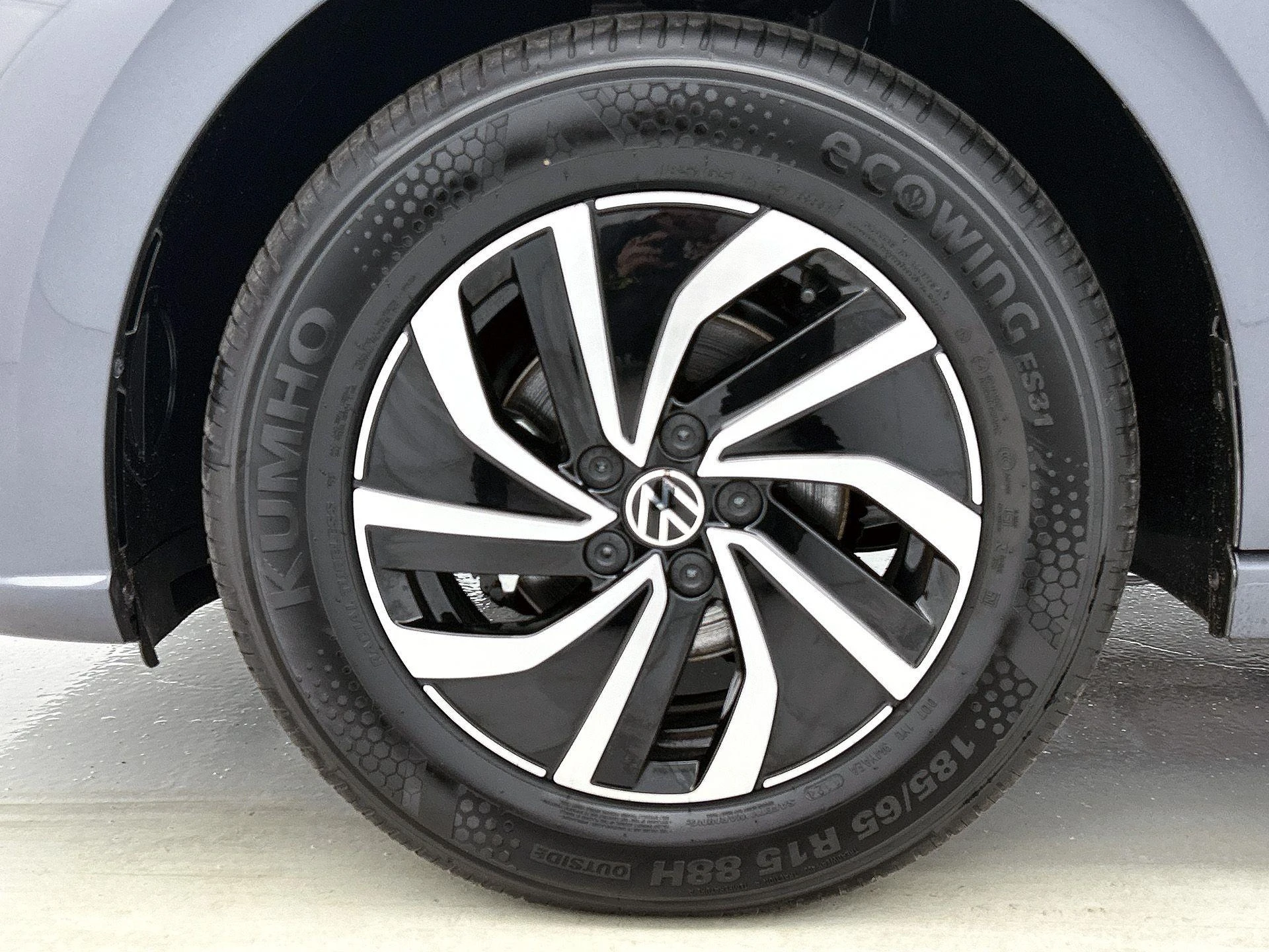 Volkswagen-Polo-image-5