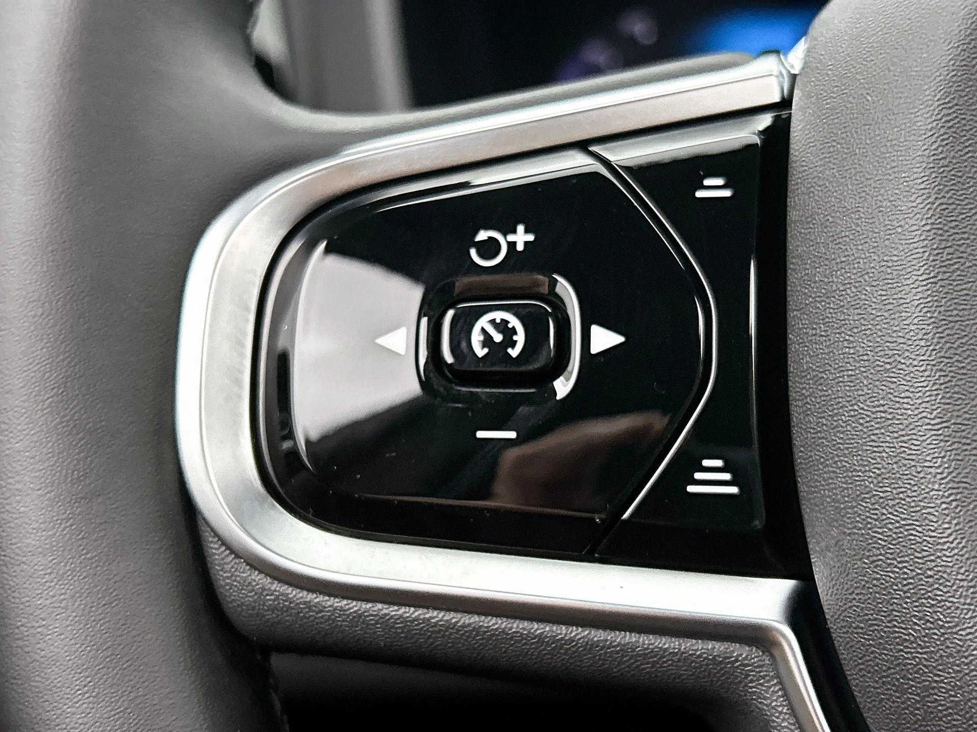 Volvo-XC60-image-5