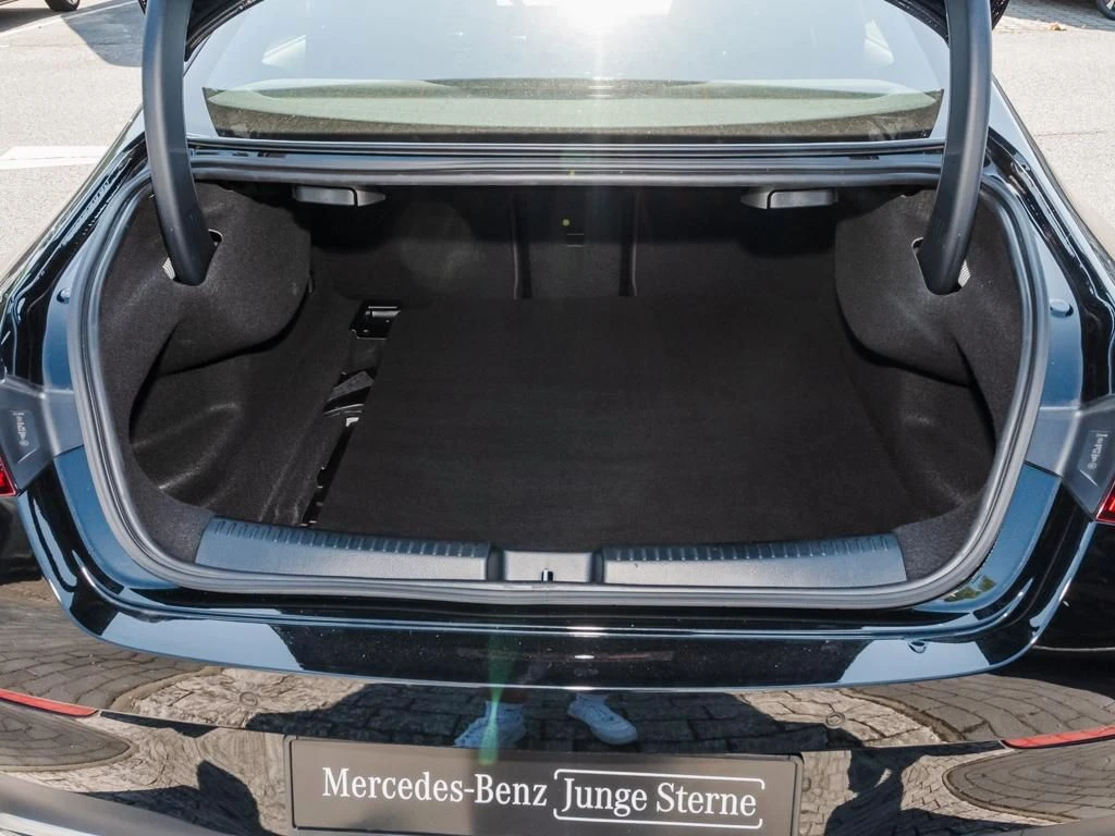 Mercedes-Benz-CLA 200-image-14