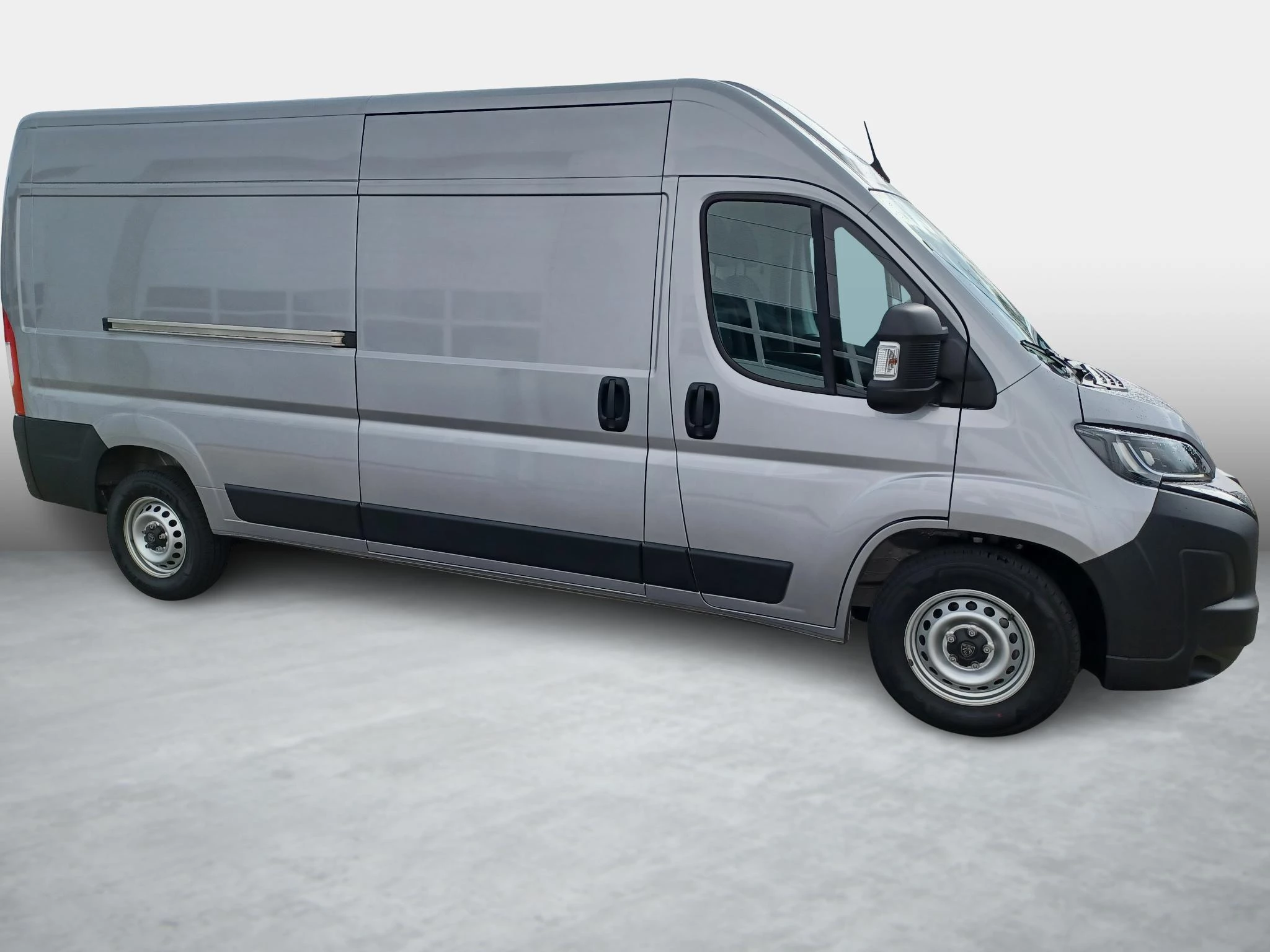 Peugeot Boxer 2.2 BlueHDi S&S 140 435 L3H2 Auto
