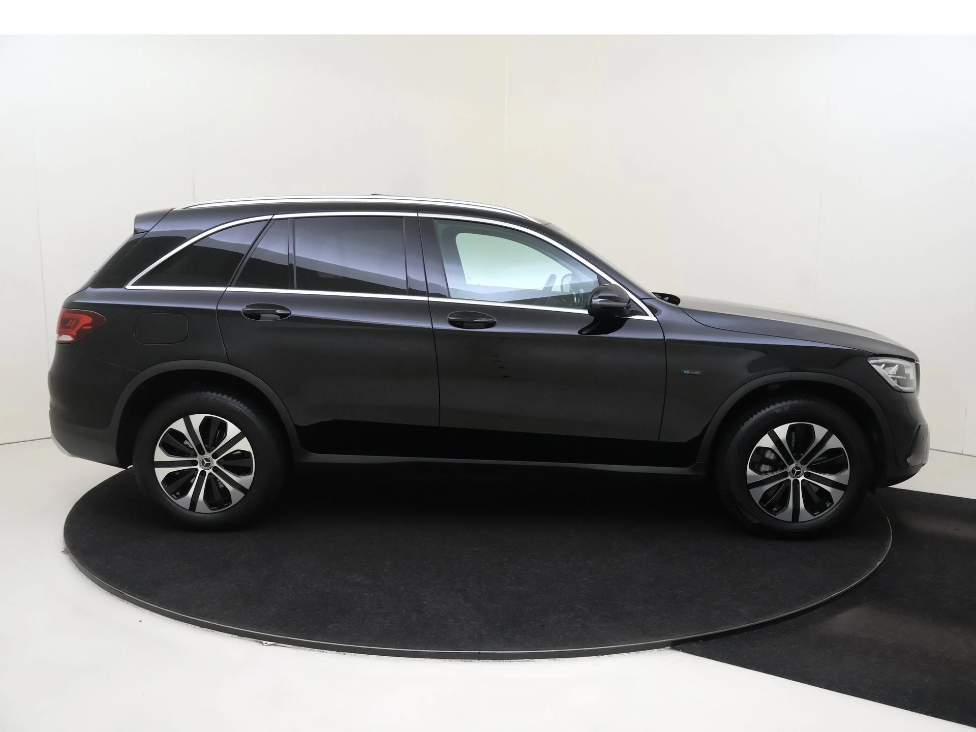 Mercedes-Benz-GLC-image-8