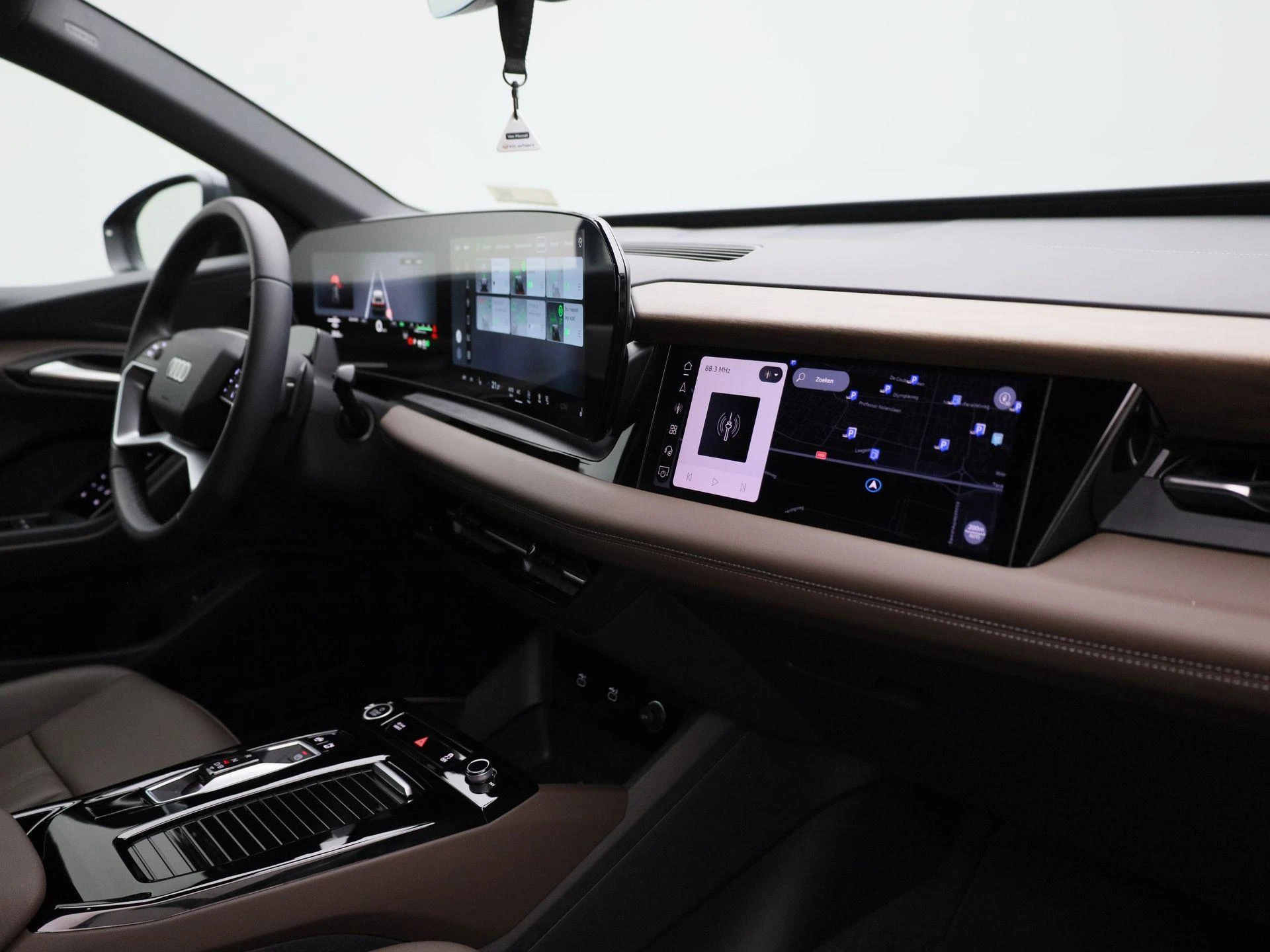 Audi-Q6 e-tron-image-43