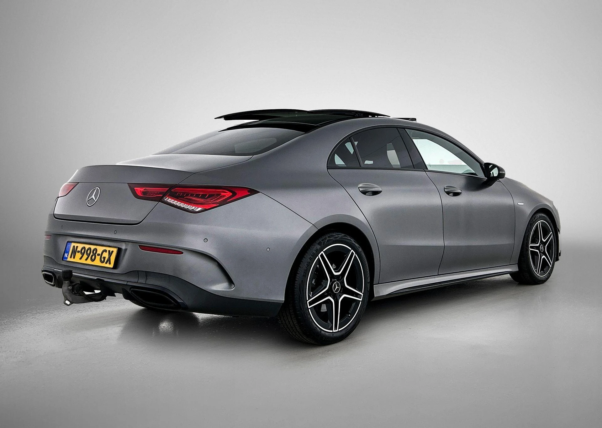 Mercedes-Benz-CLA-image-3