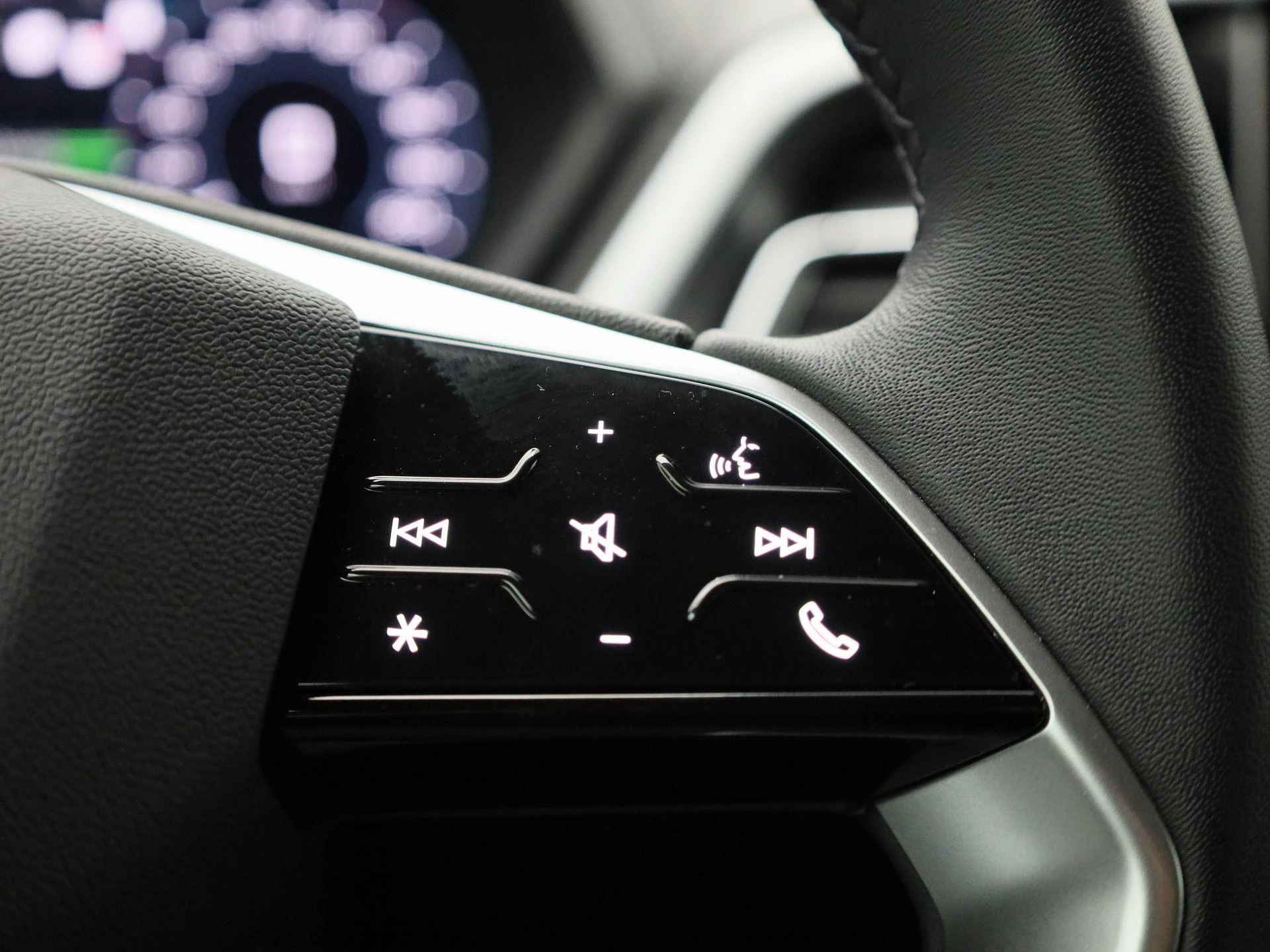 Audi-Q4 e-tron-image-25