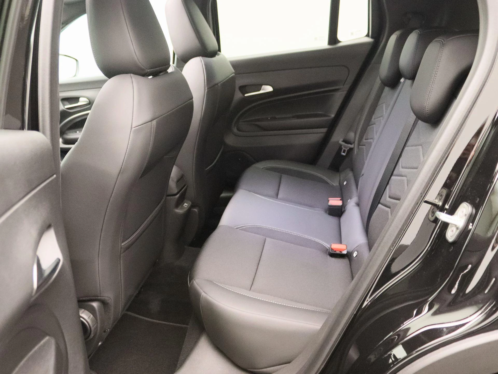 Jeep Avenger 1.2 e-Hybrid Summit
