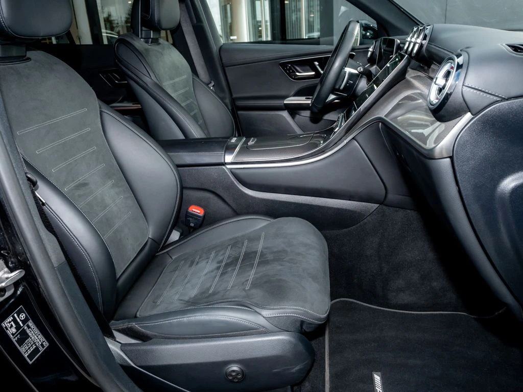 Mercedes-Benz-GLC 300 d-image-11