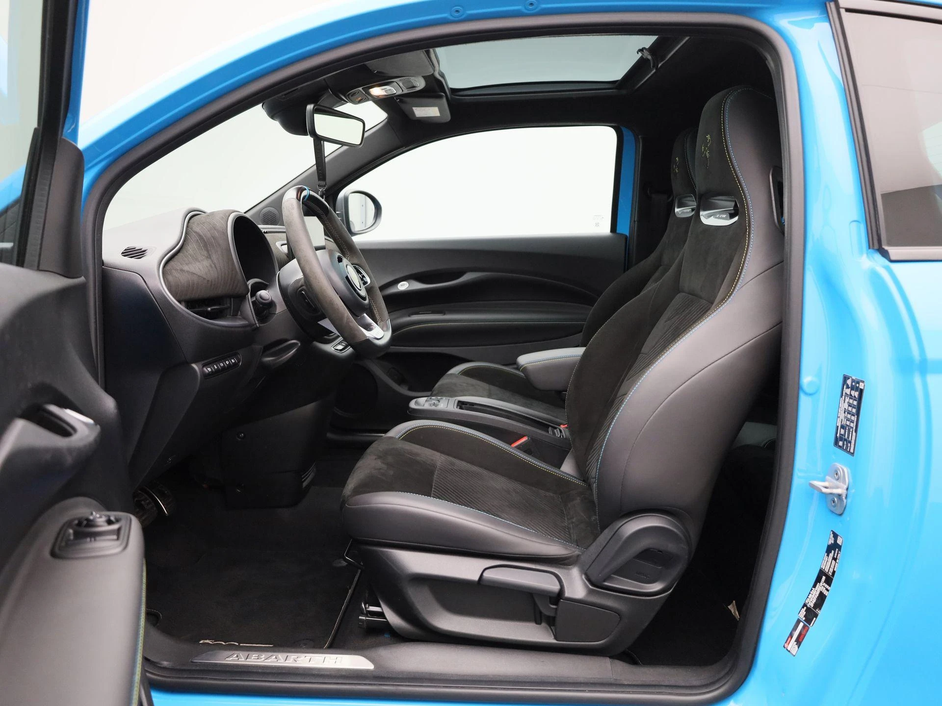 Abarth 500 Abarth Scorpionissima 42 kWh