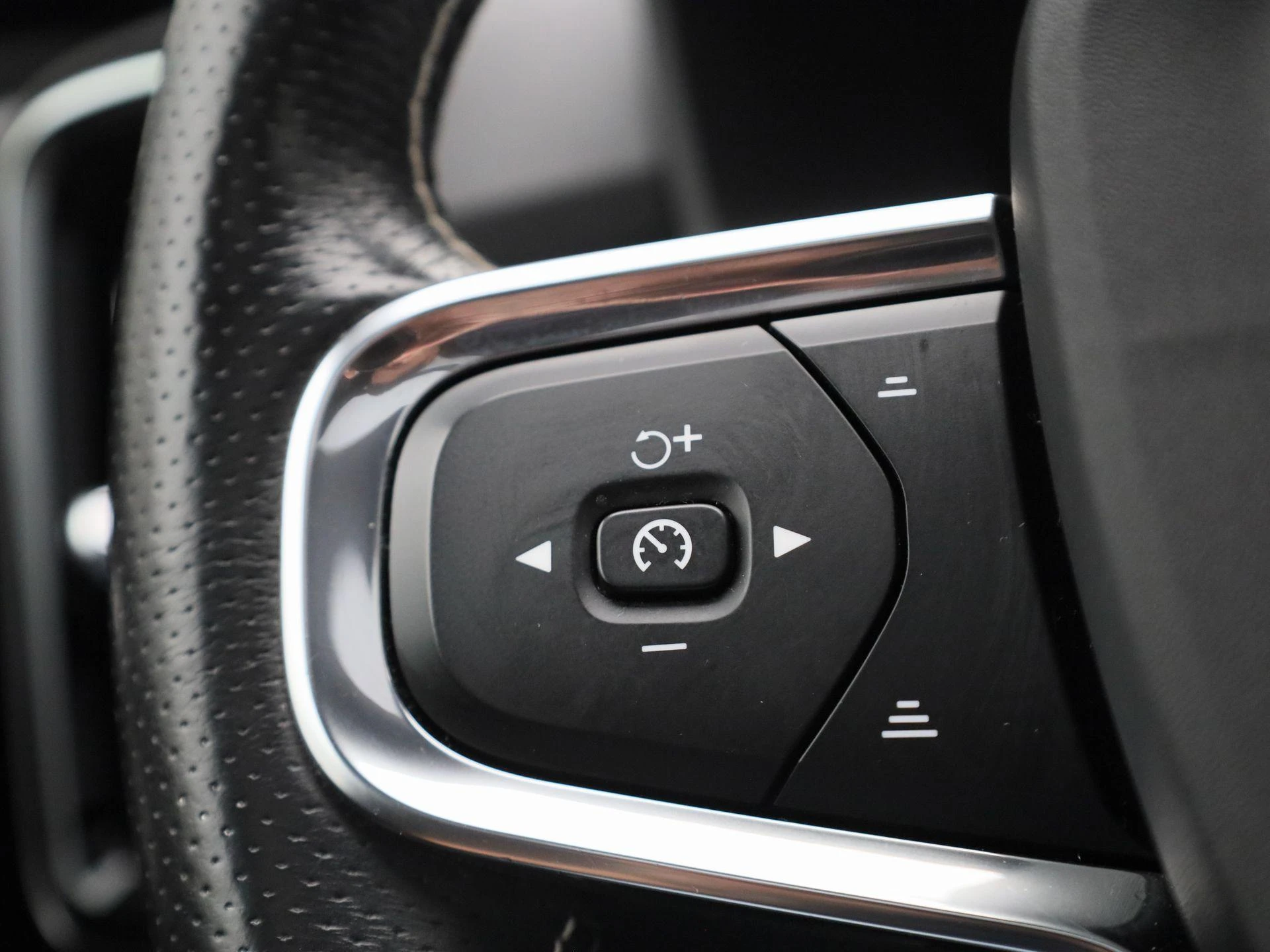 Volvo-XC40-image-17