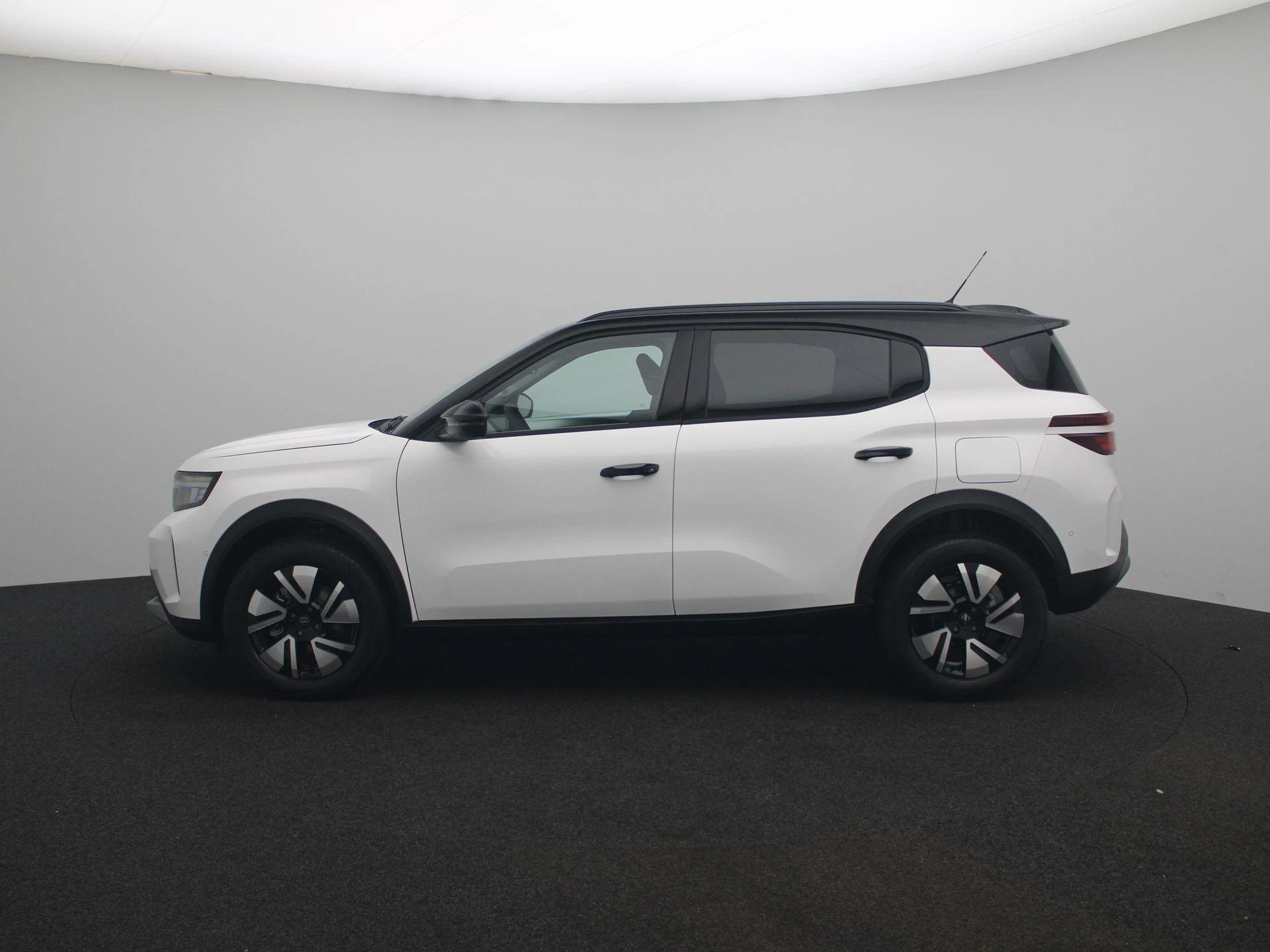 Opel-Frontera-image-3