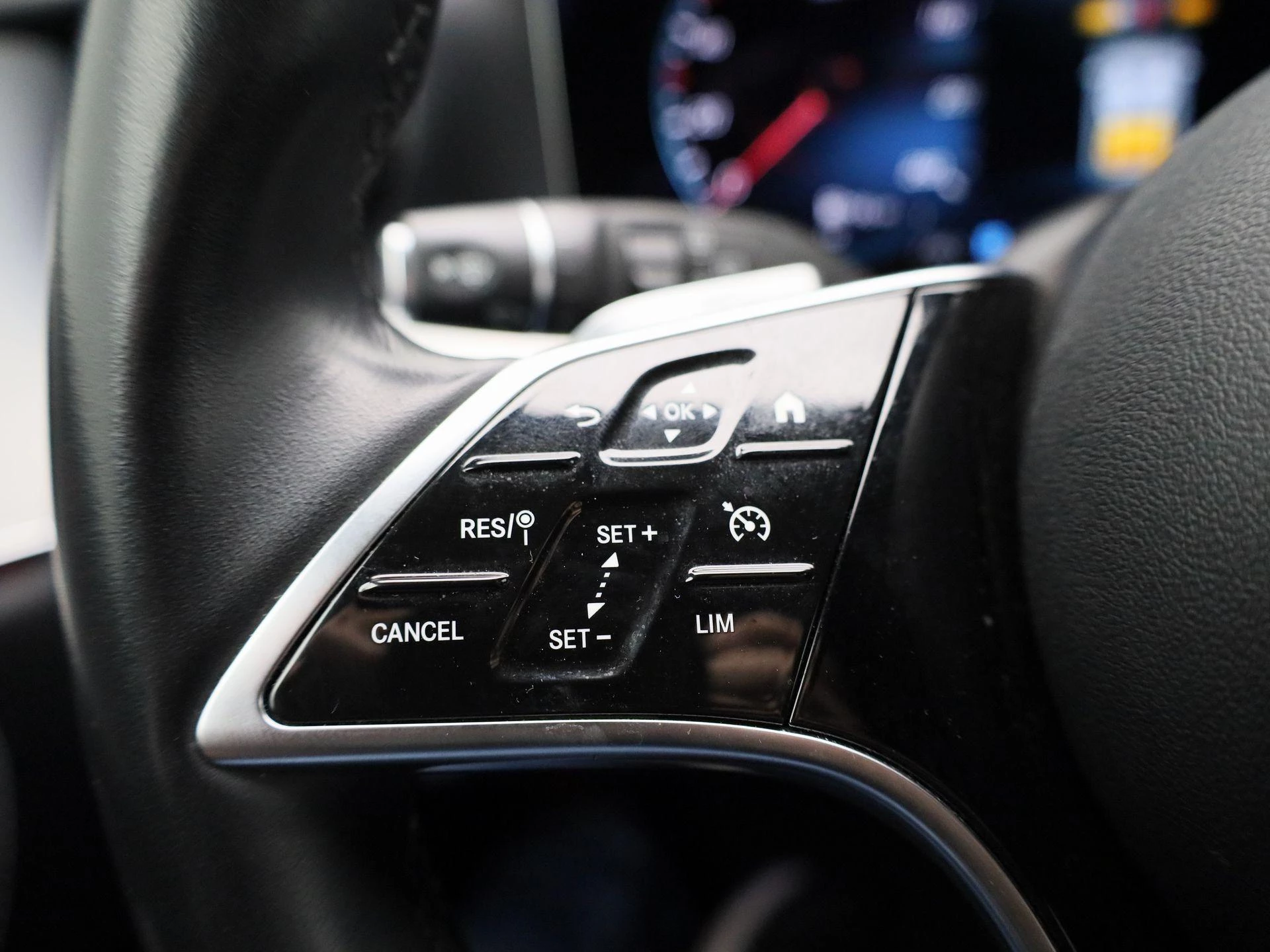 Mercedes-Benz-E-Klasse-image-17