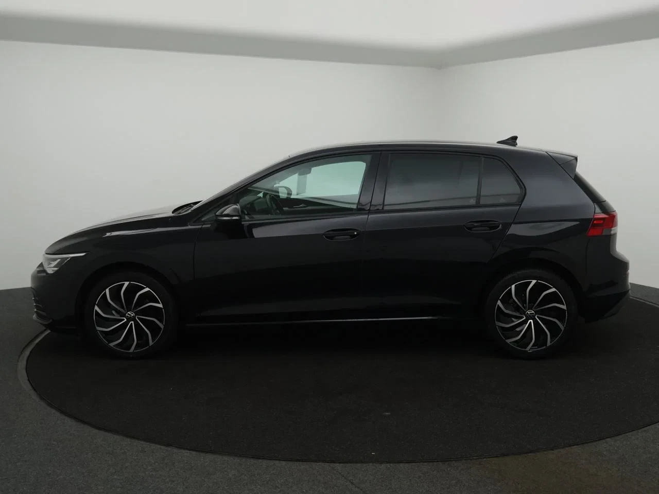 Volkswagen Golf VIII New Golf Life 1.0 eTSI 110PK *AUTOMAAT*NAVI*BLTH*CRUISE*PDC*CAMERA*APP CONNECT*DIGITAL DASHBOARD*...