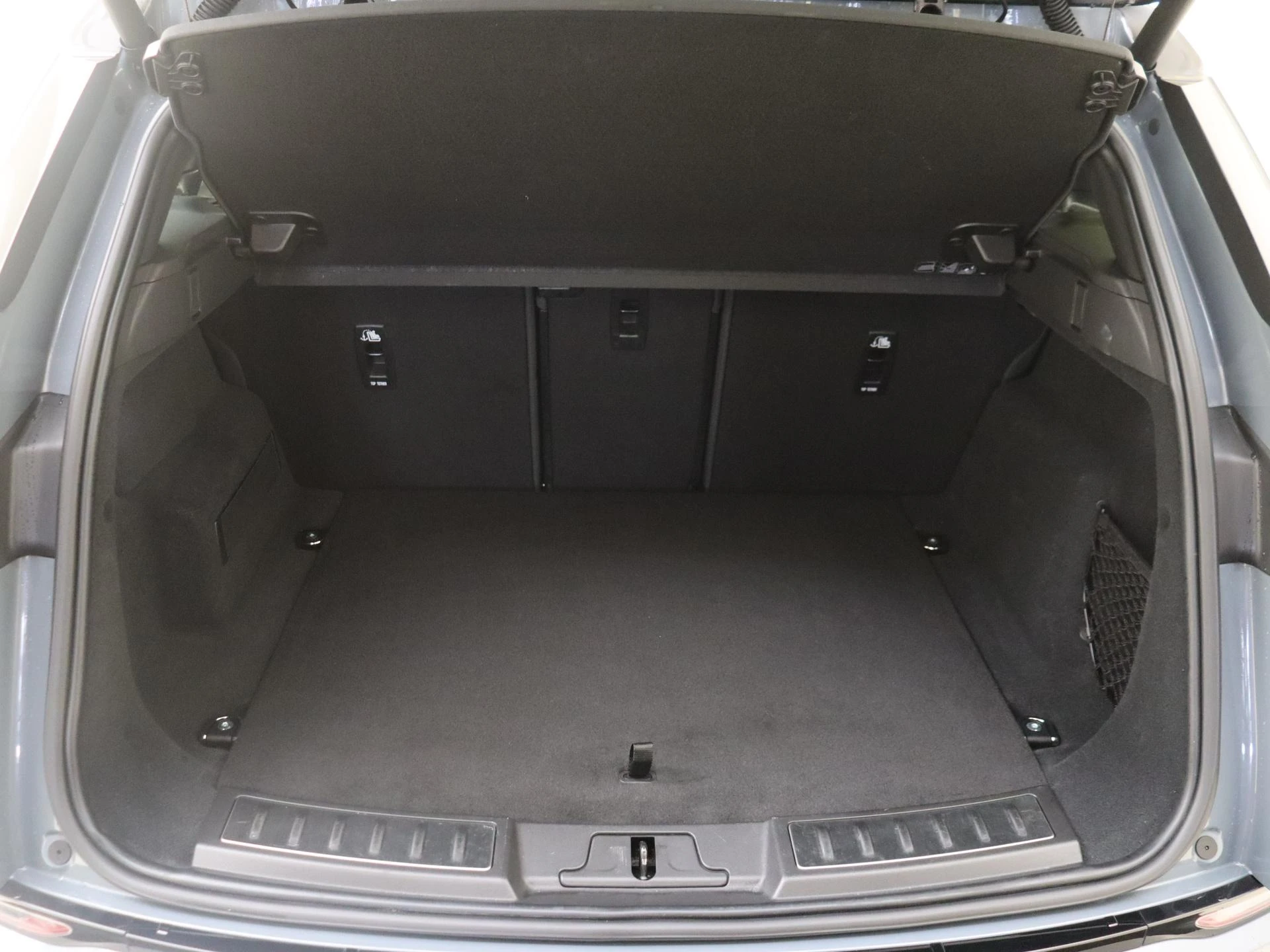 Land Rover-Range Rover Evoque-image-27