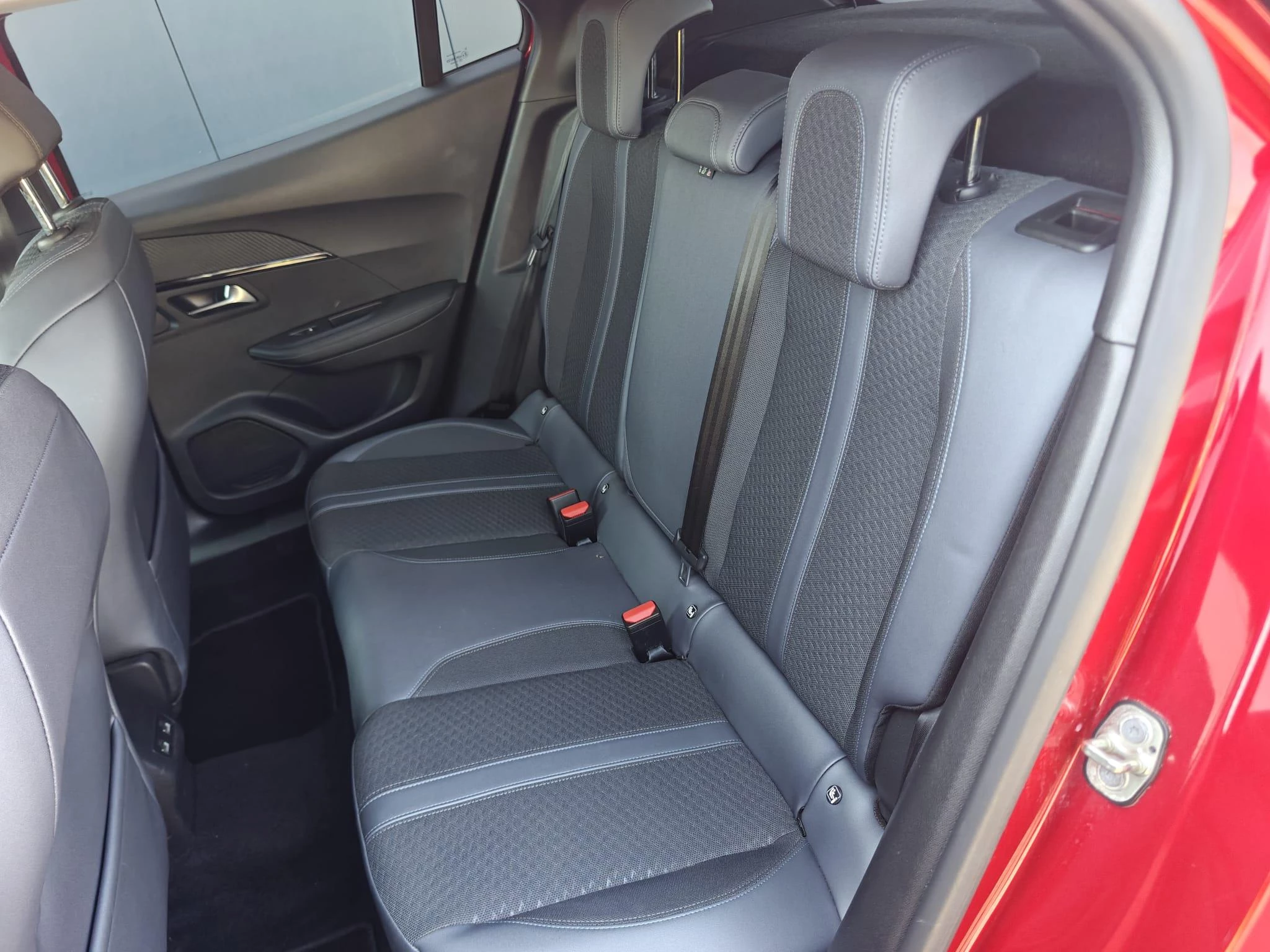 Peugeot 2008 1.2 Puretech 96kW S&S EAT8 Allure