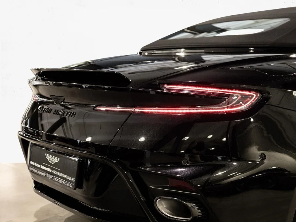Aston Martin-DB12-image-21