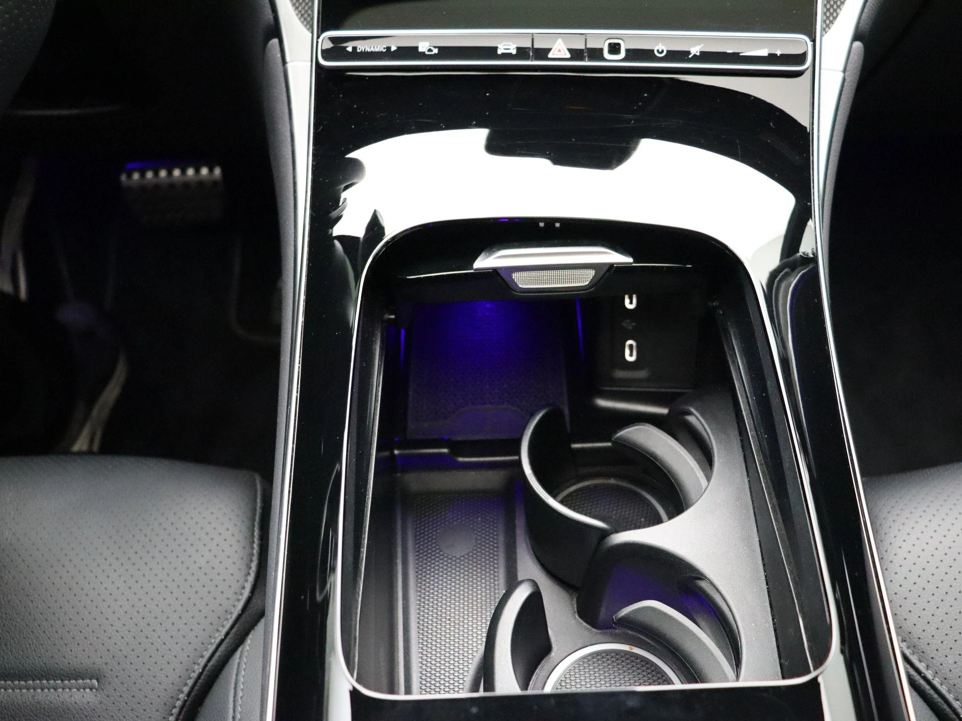 Mercedes-Benz-GLC-image-24