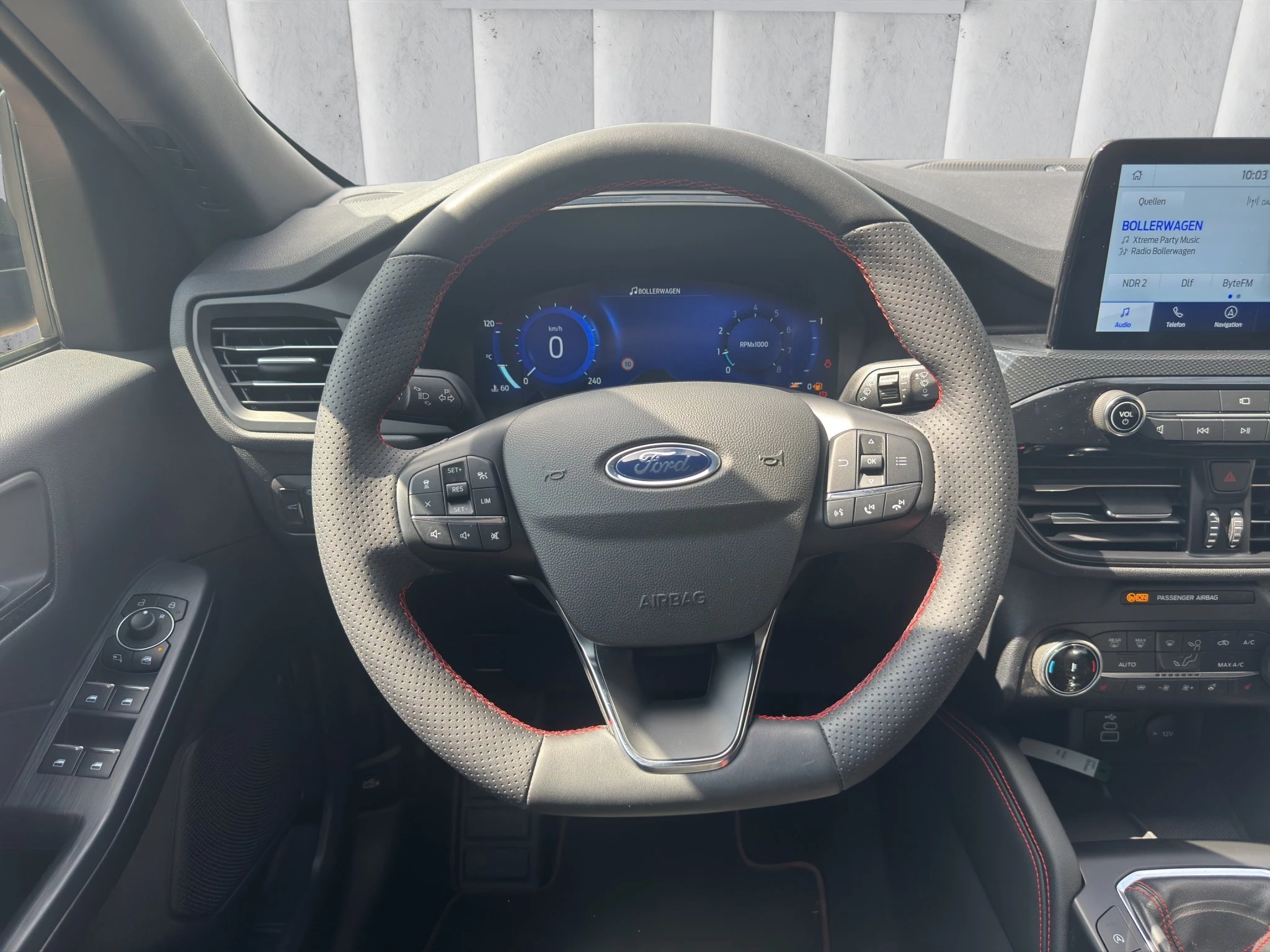 Ford Kuga ST-Line X*PANO*AHK*KAM*ACC*NAVI*SOUND-SYS.