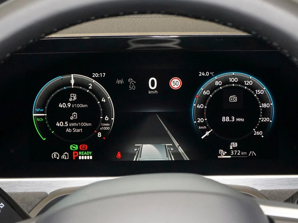 Volkswagen Passat Variant 1.5 eHybrid DSG R-Line Pano