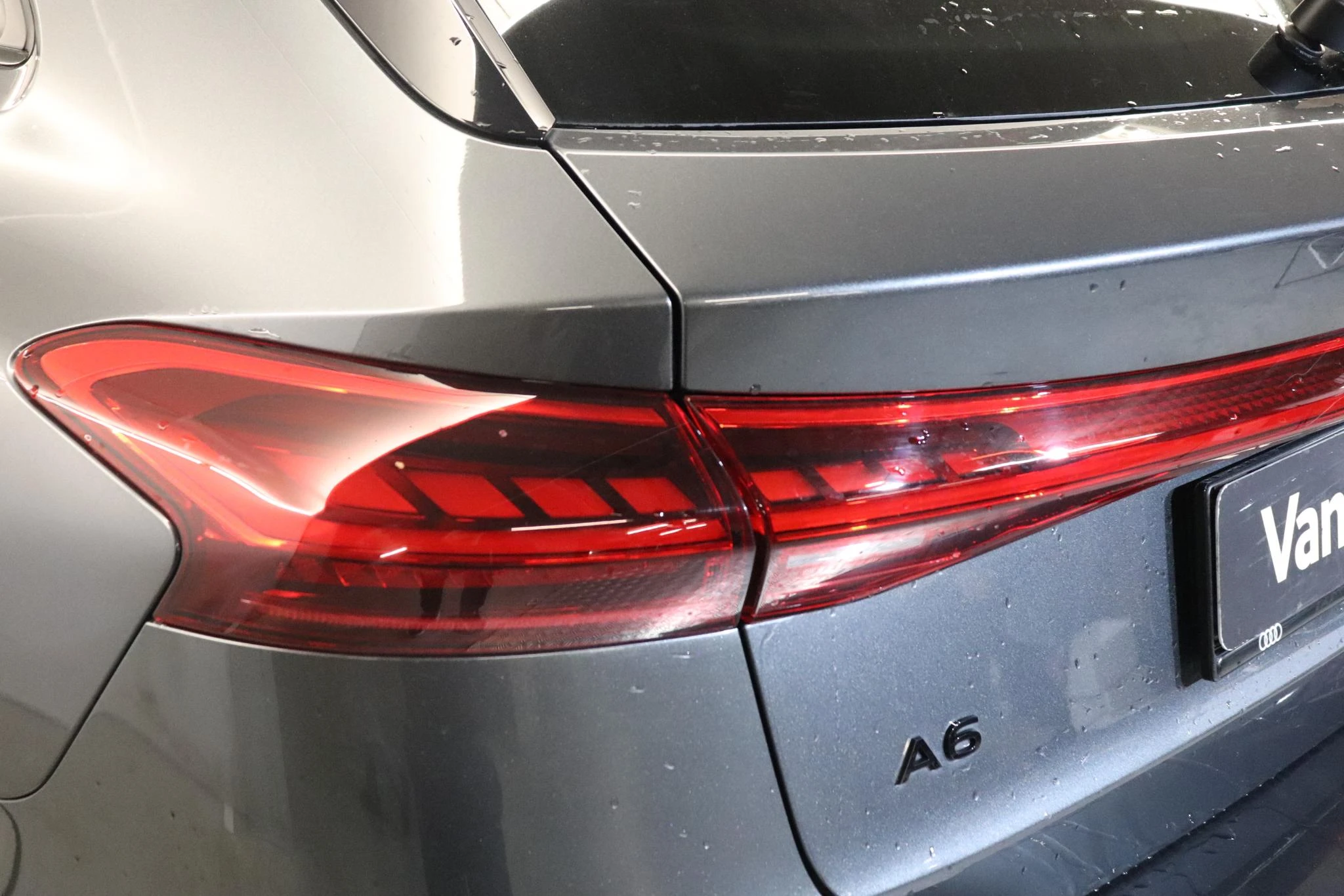 Audi-A6 Avant e-tron-image-16