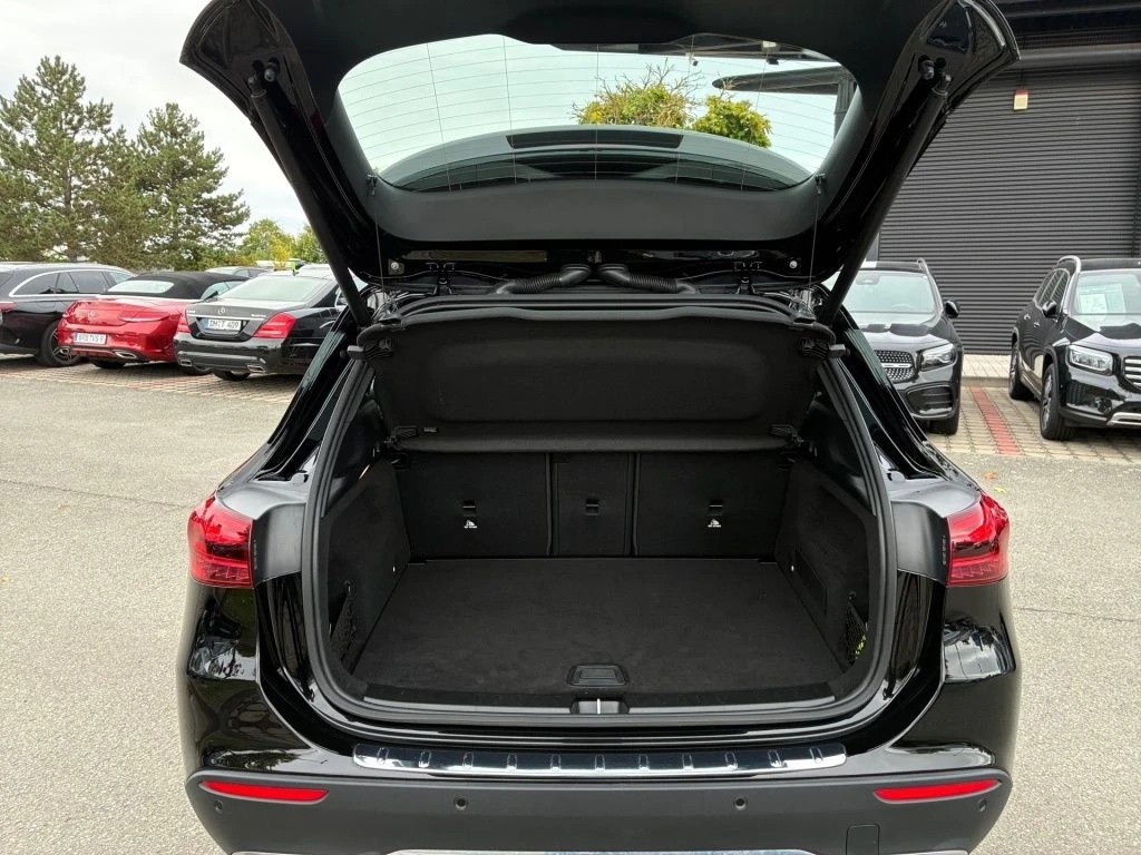 Mercedes-Benz-GLA 200-image-13