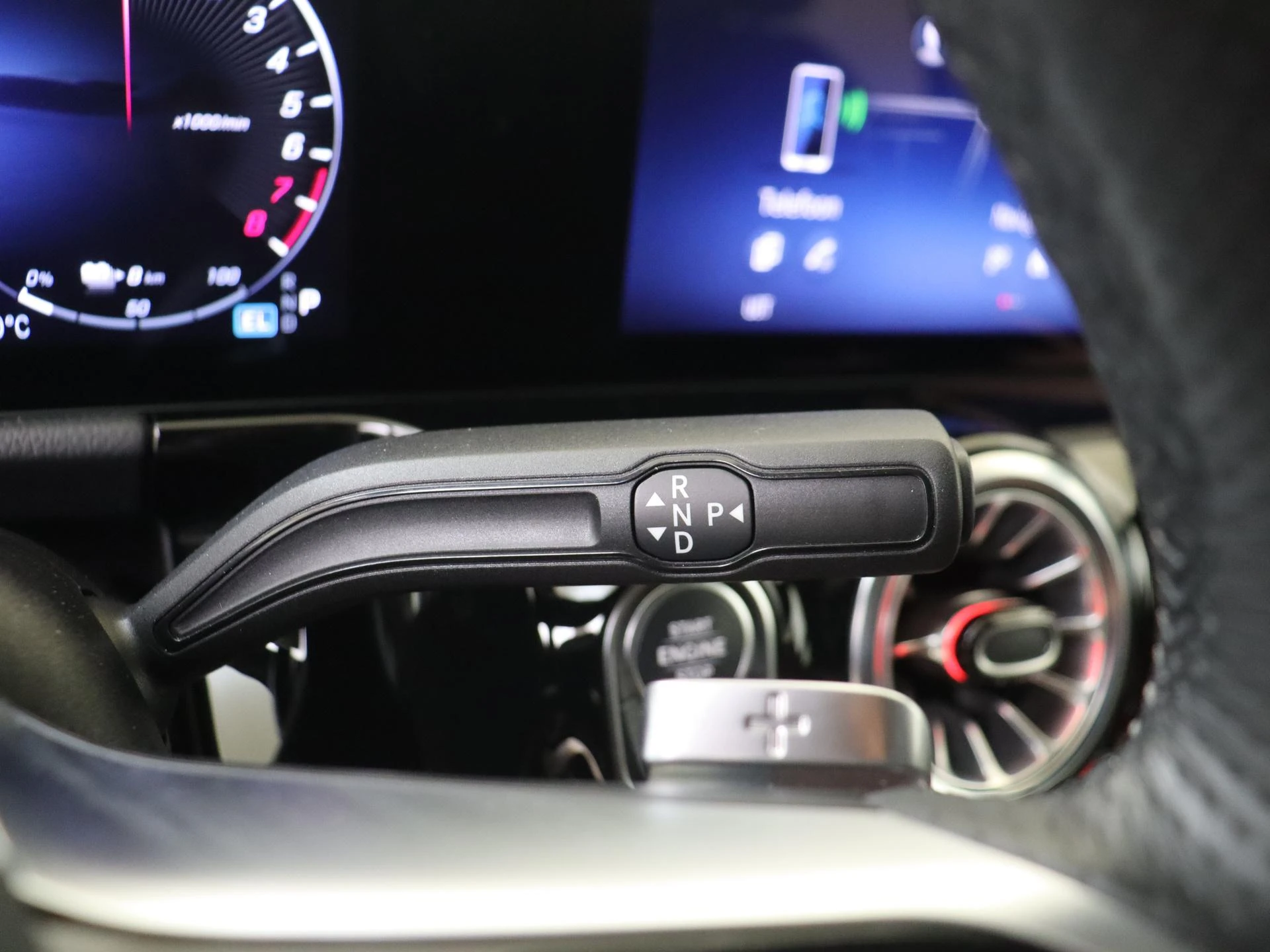 Mercedes-Benz-GLA-image-13