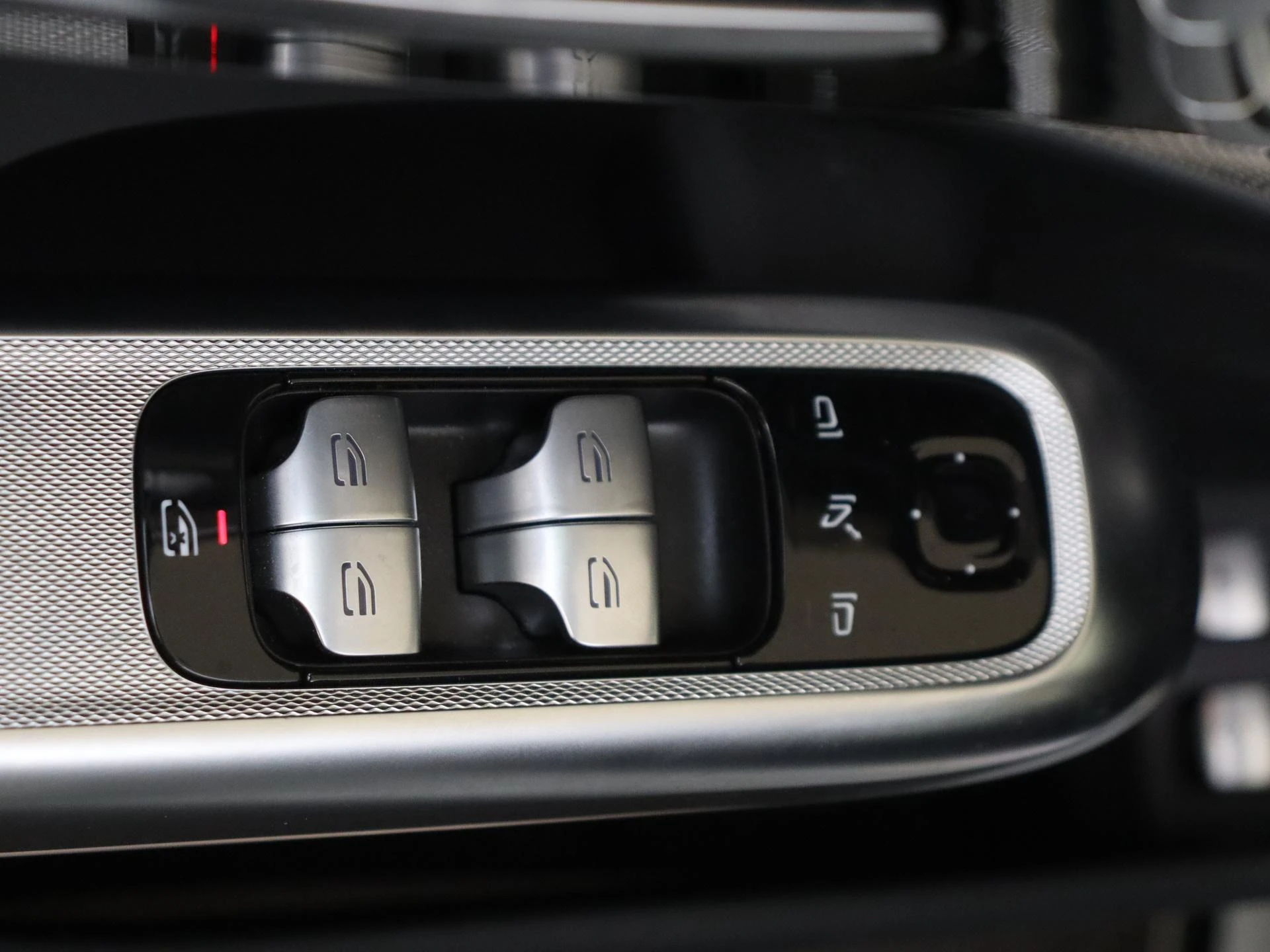 Mercedes-Benz-E-Klasse-image-25