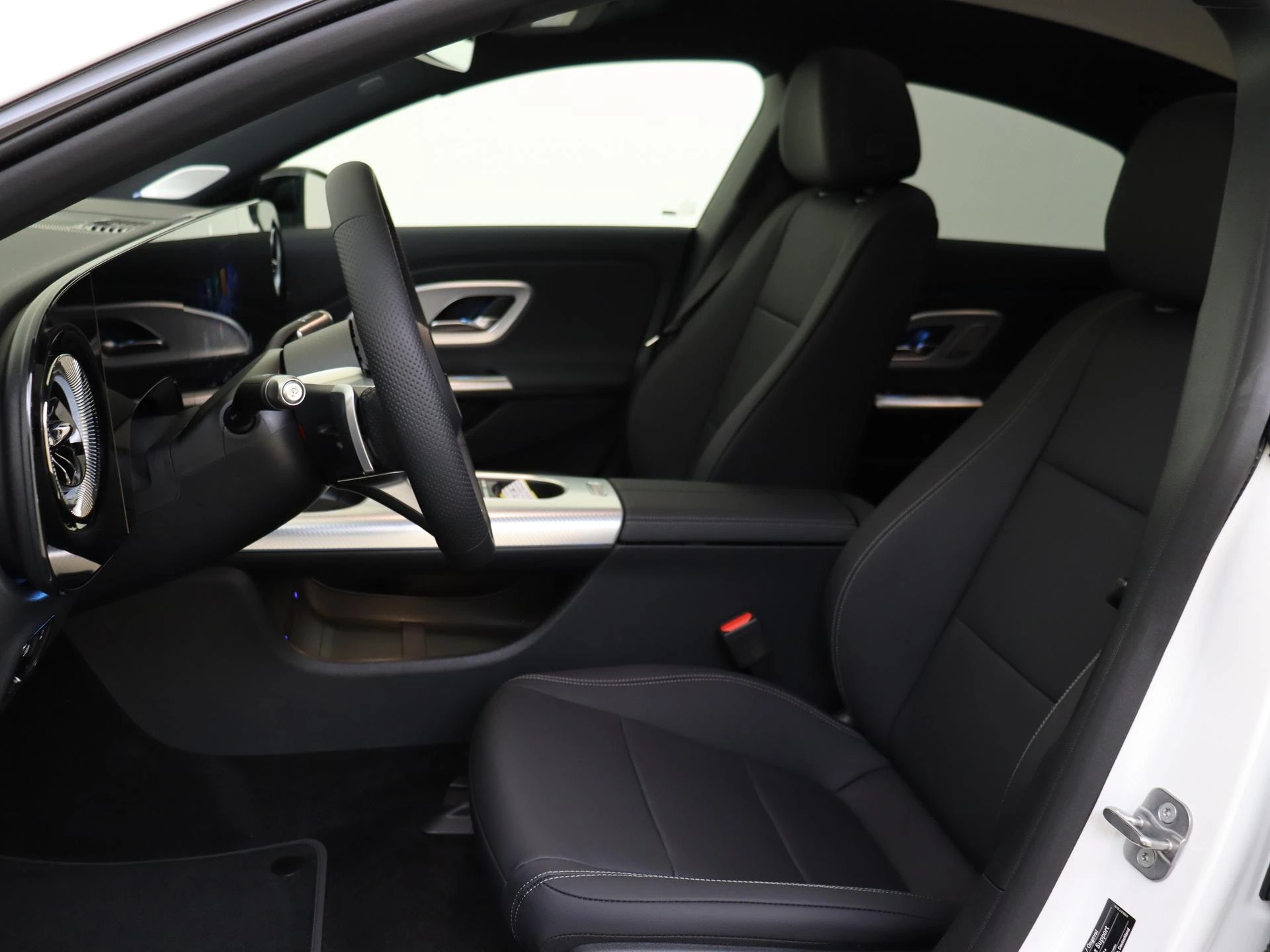 Mercedes-Benz-CLA-image-14