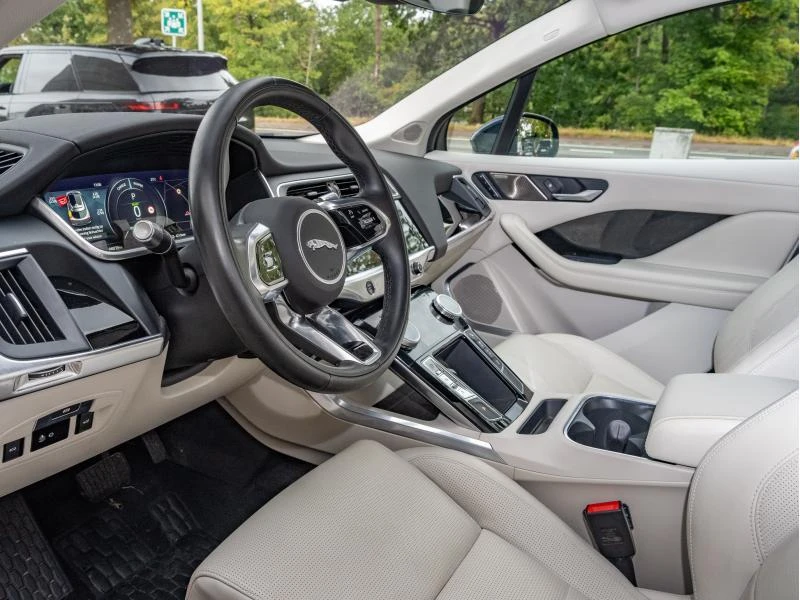 Jaguar-I-PACE-image-7