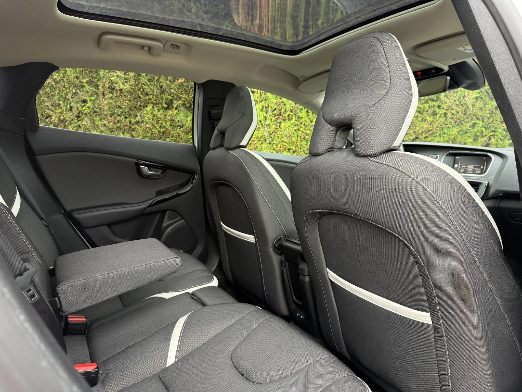 Volvo-V40-image-8