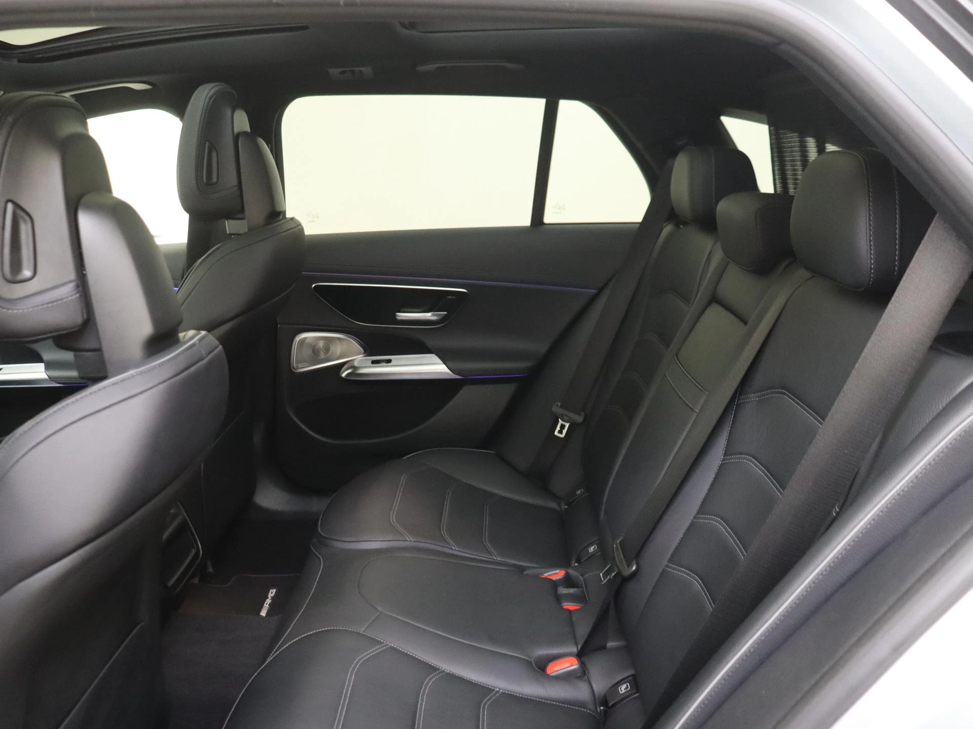 Mercedes-Benz-E-Klasse-image-15