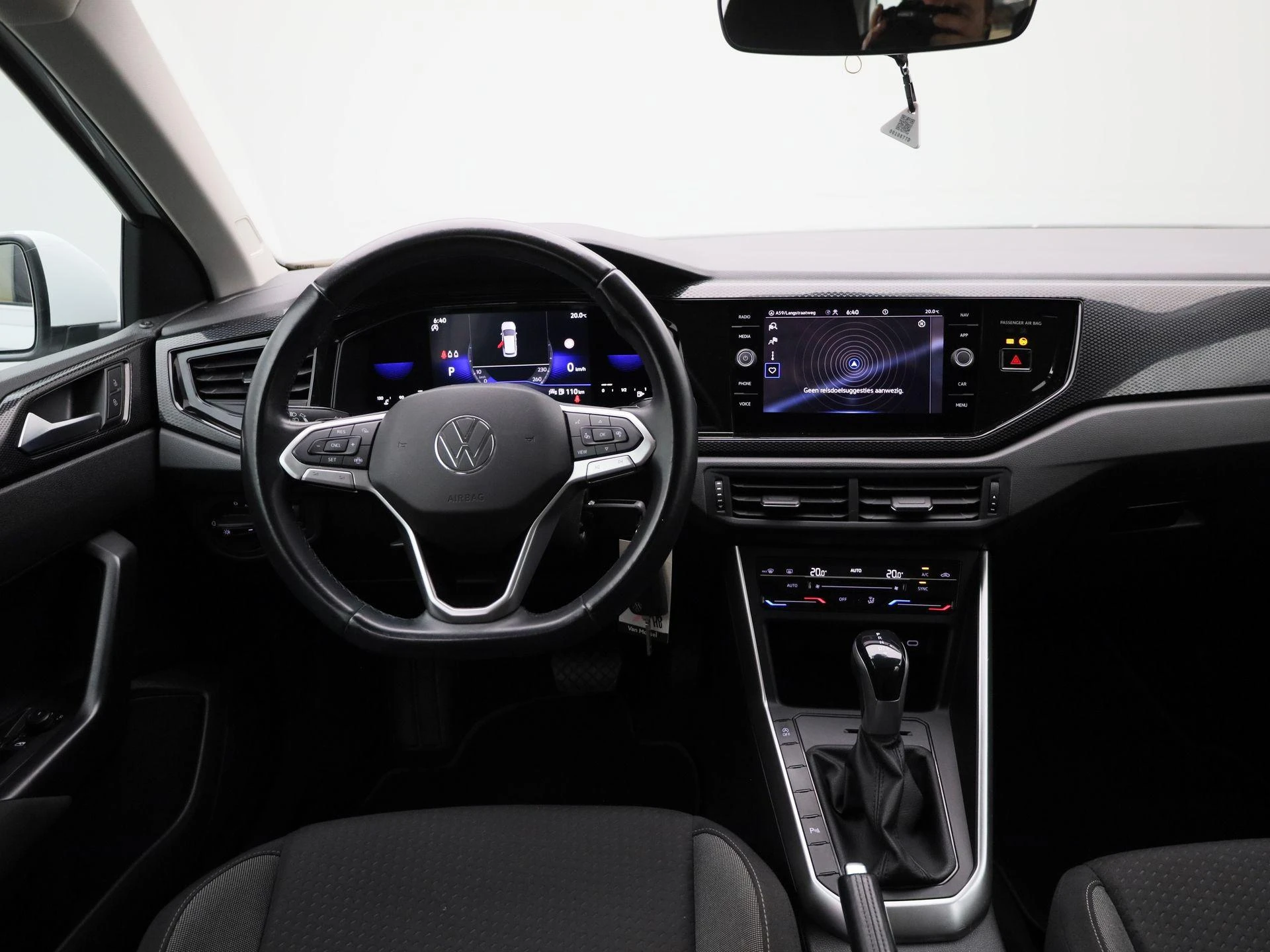 Volkswagen-Polo-image-7