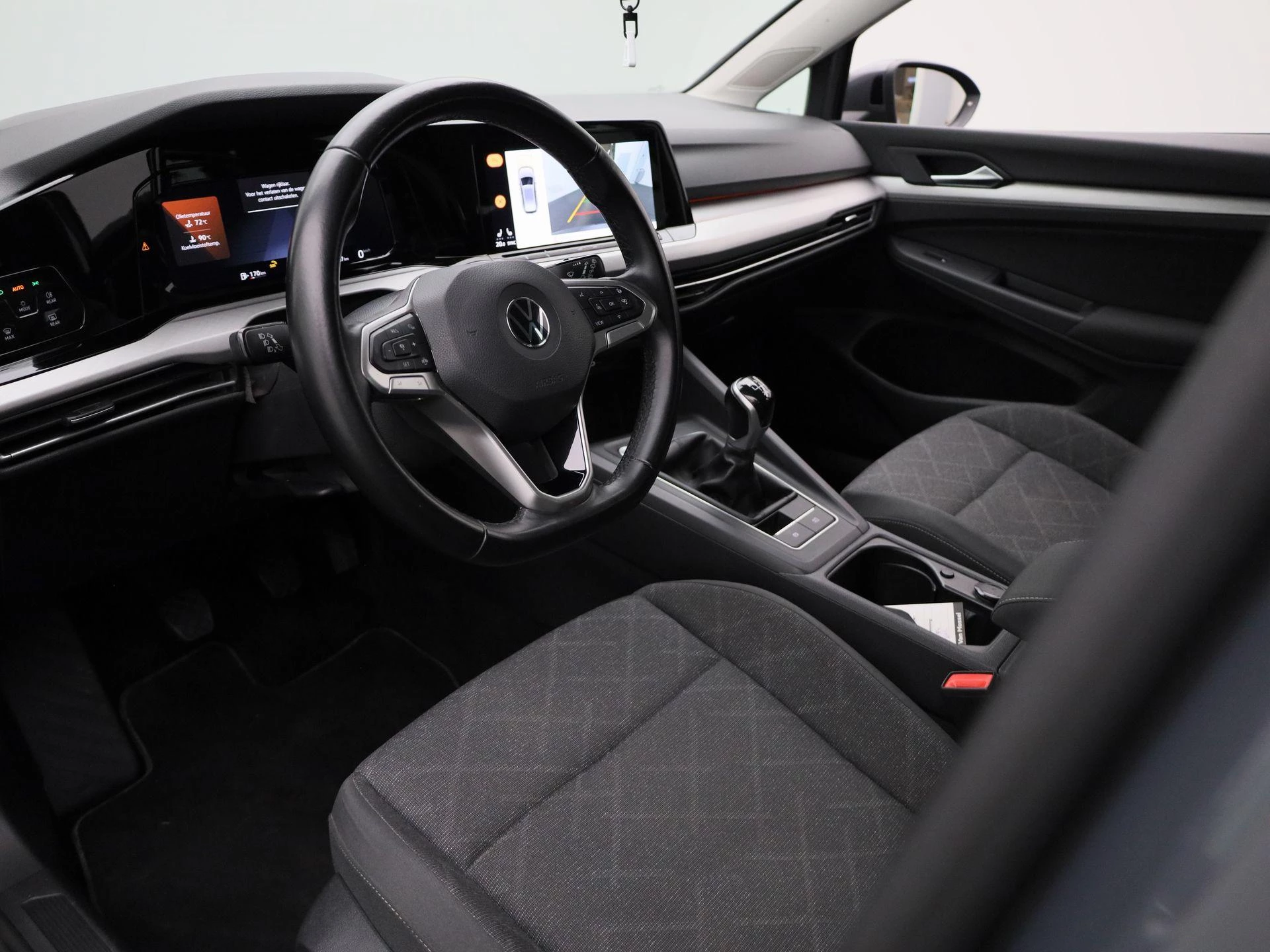 Volkswagen-Golf-image-16