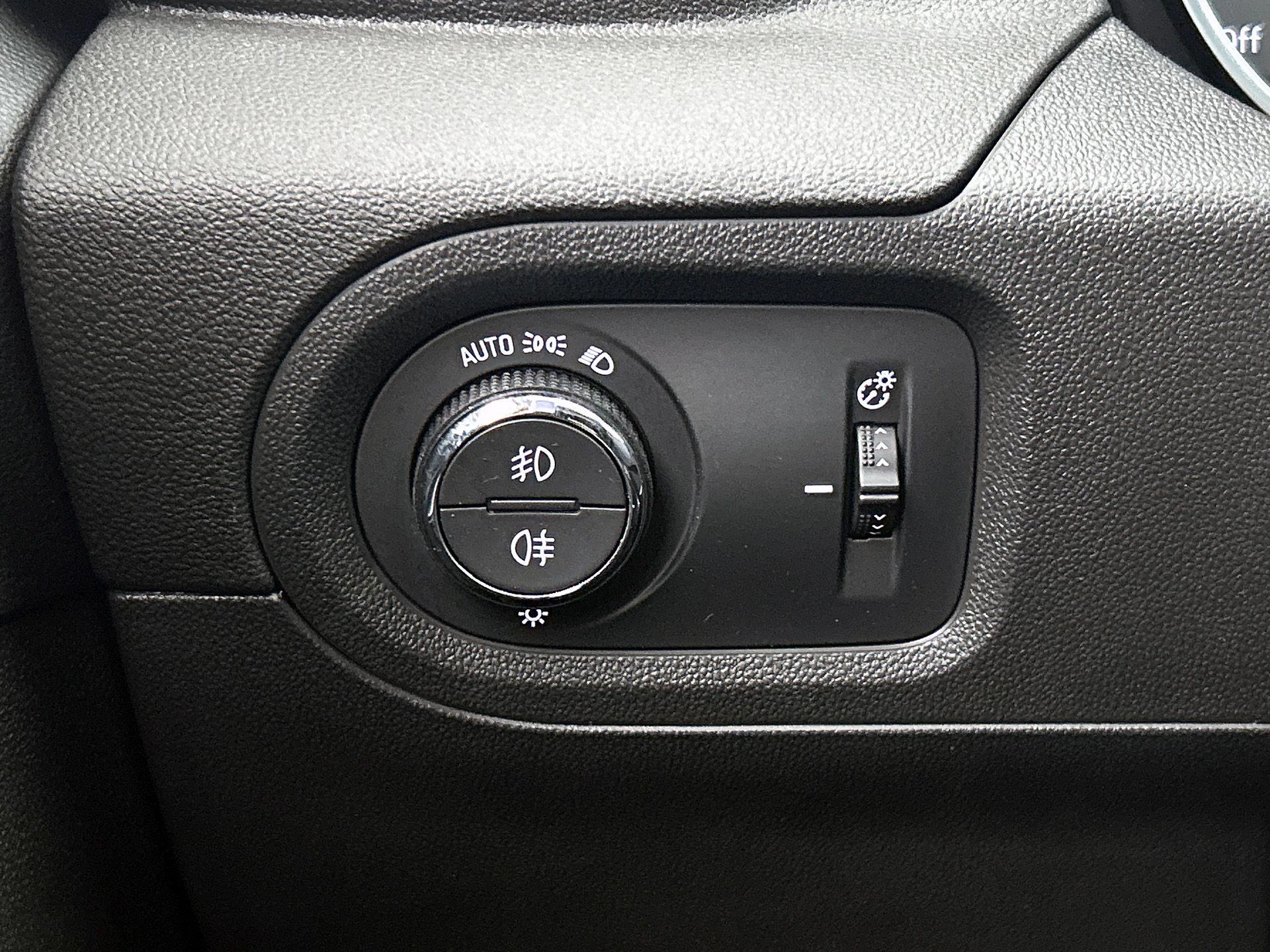 Opel Grandland X 1.6 Turbo Hybrid Elegance