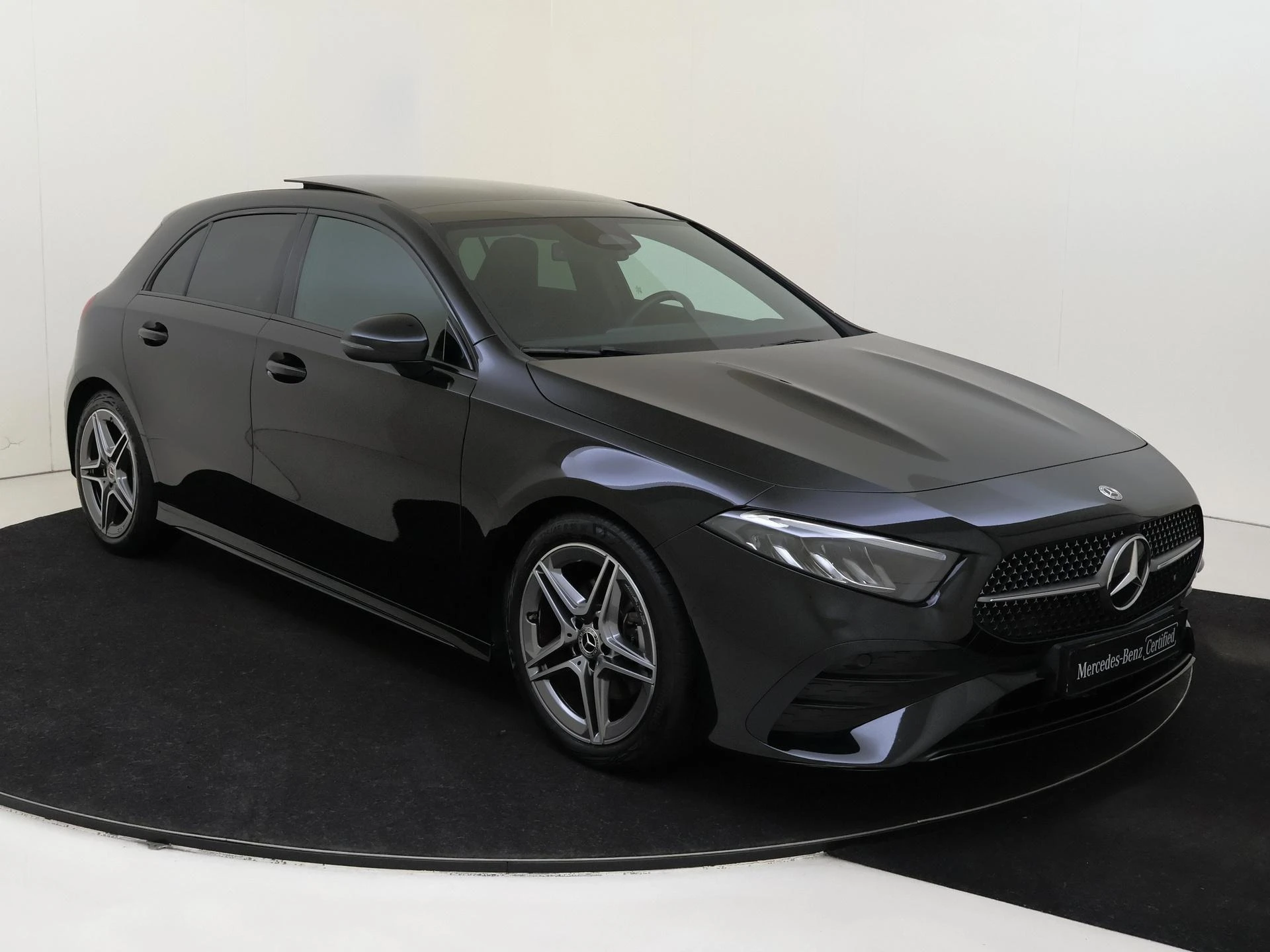 Mercedes-Benz-A-Klasse-image-4