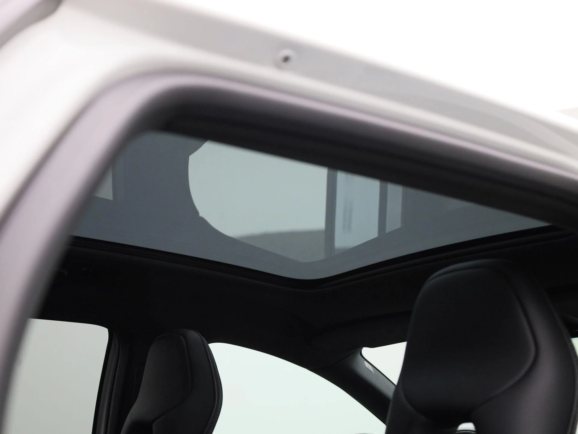 Volvo-V40-image-35