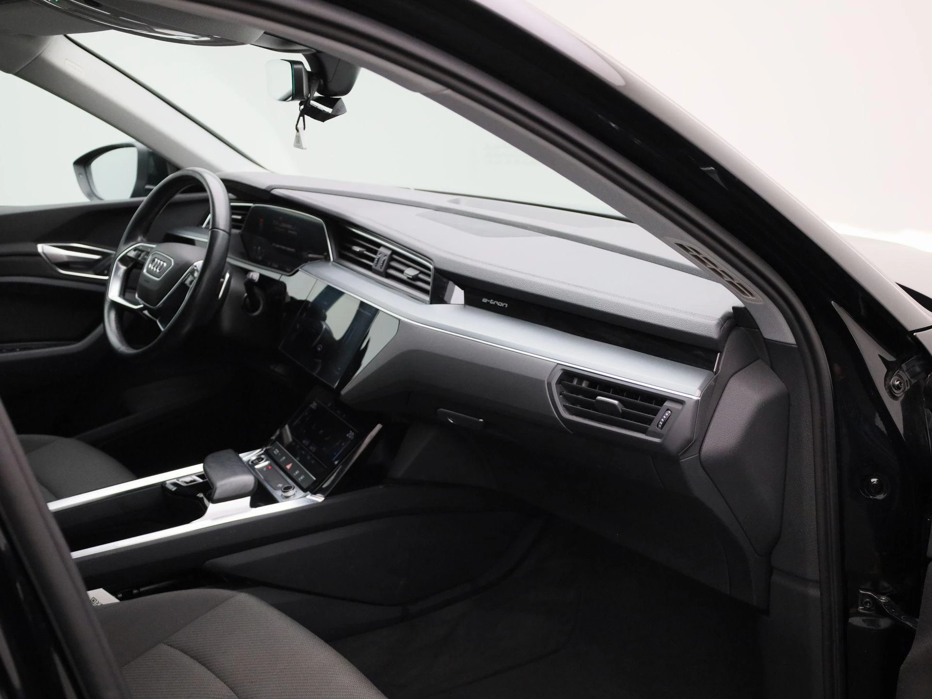 Audi-e-tron-image-28